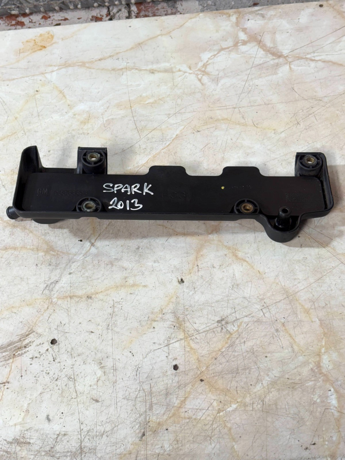 Chevrolet spark 2013 m300 1.2 16v cover top engine 96863395