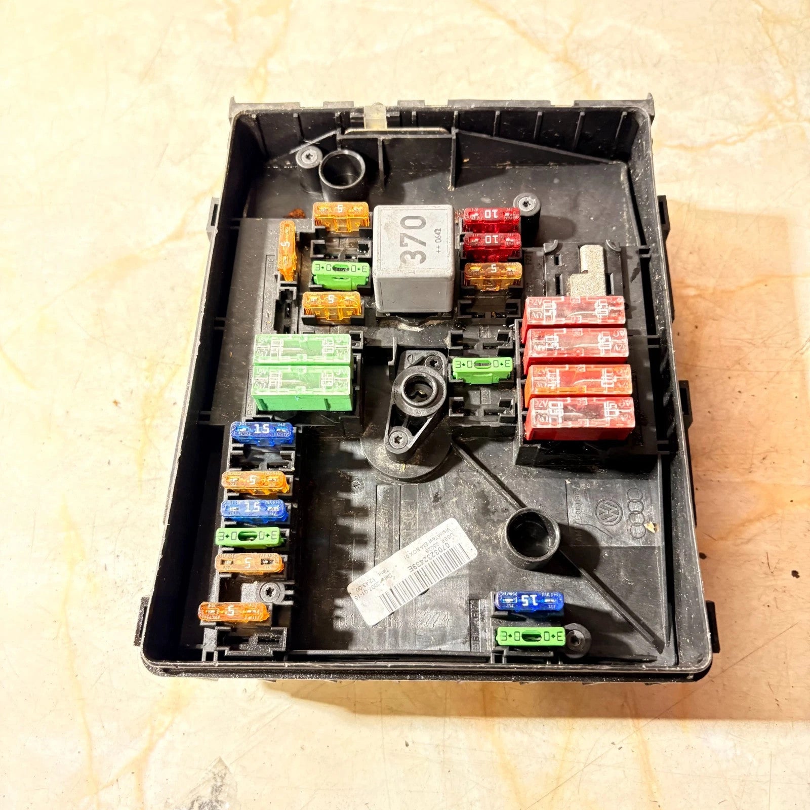 Volkswagen Golf Plus 2005-2009 Engine Bay Fuse Box Relay Module 0-1718128-1 0171