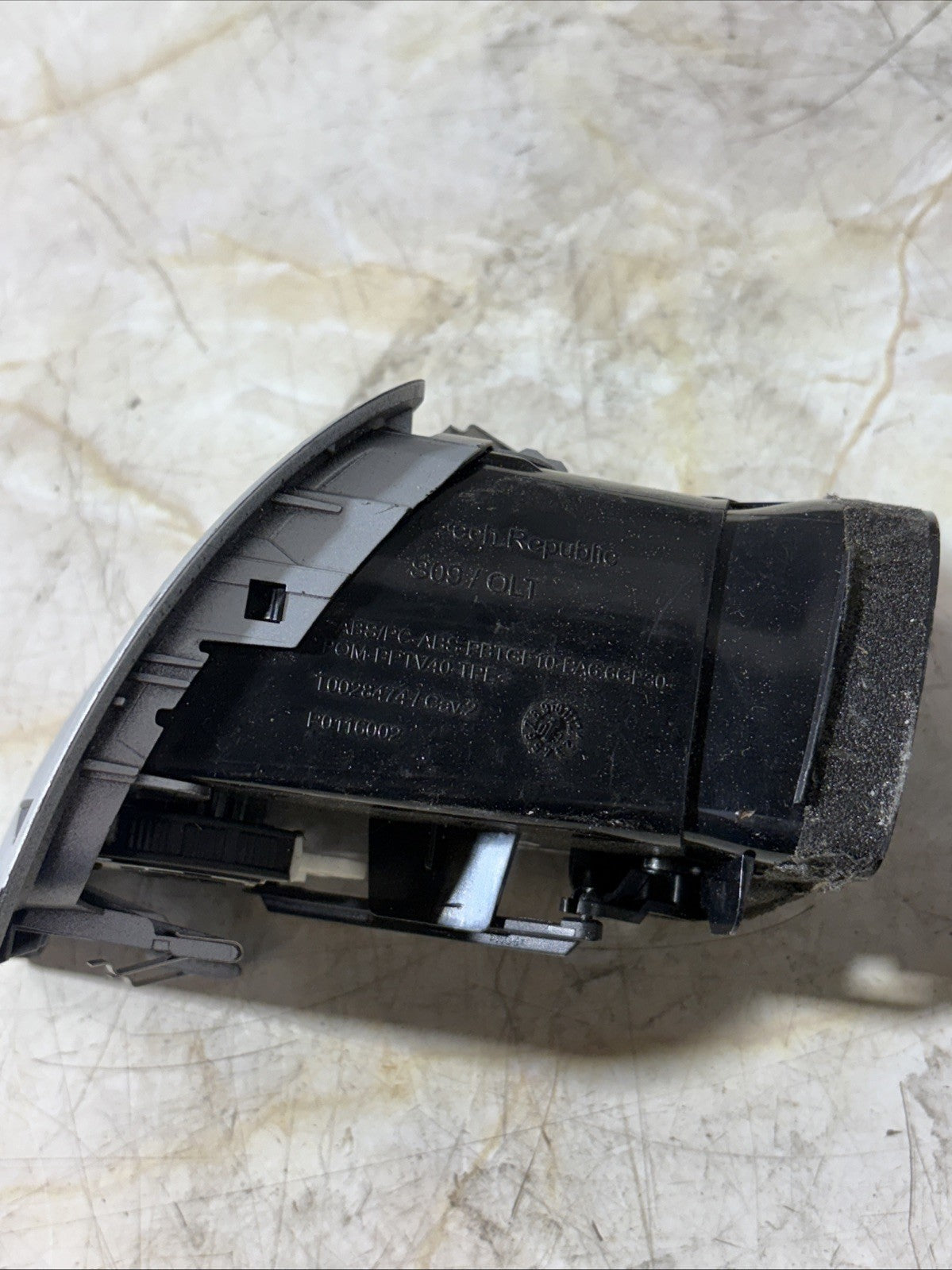 Skoda Fabia Mk2 FL 2009-2014 Passenger Left Dashboard Heater Air Vent 5J0819701