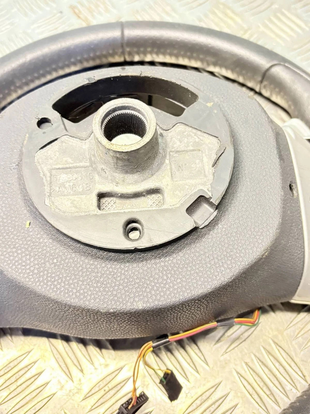 BMW MINI STEERING WHEEL 06-15