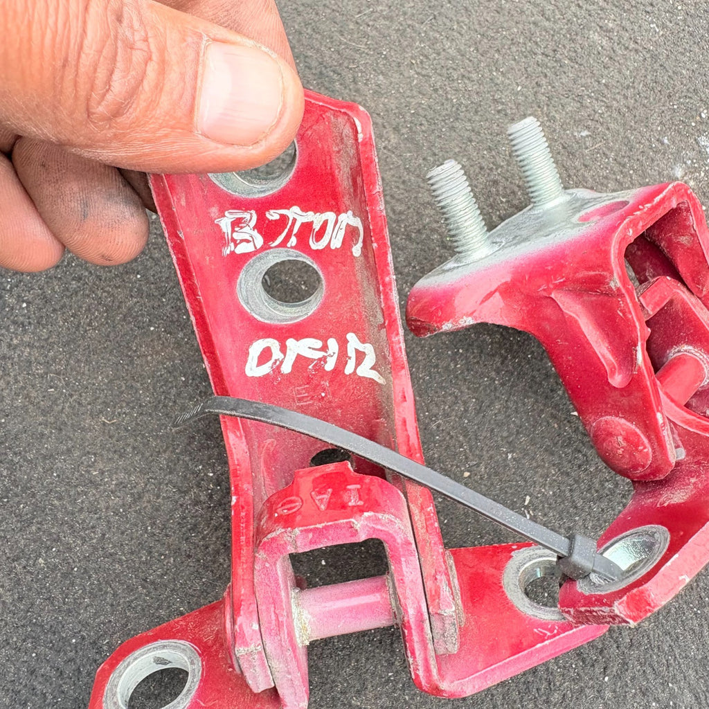 2010 MITSUBISHI LANCER GS2 OSR REAR DRIVER RIGHT SIDE DOOR HINGES PAIR