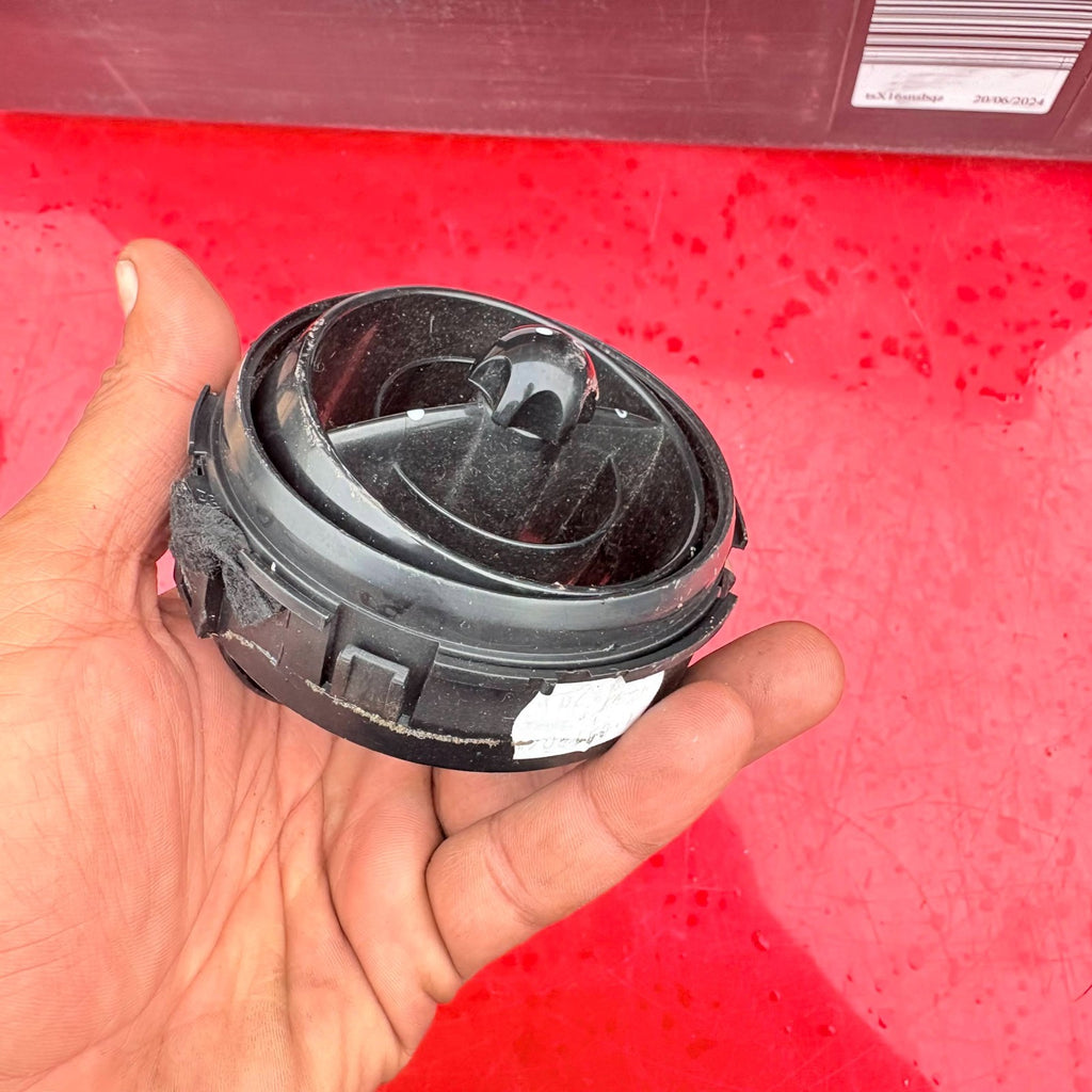 Mini Cooper R56 OSF Driver Right Front Centre Air Vent 2006-2013