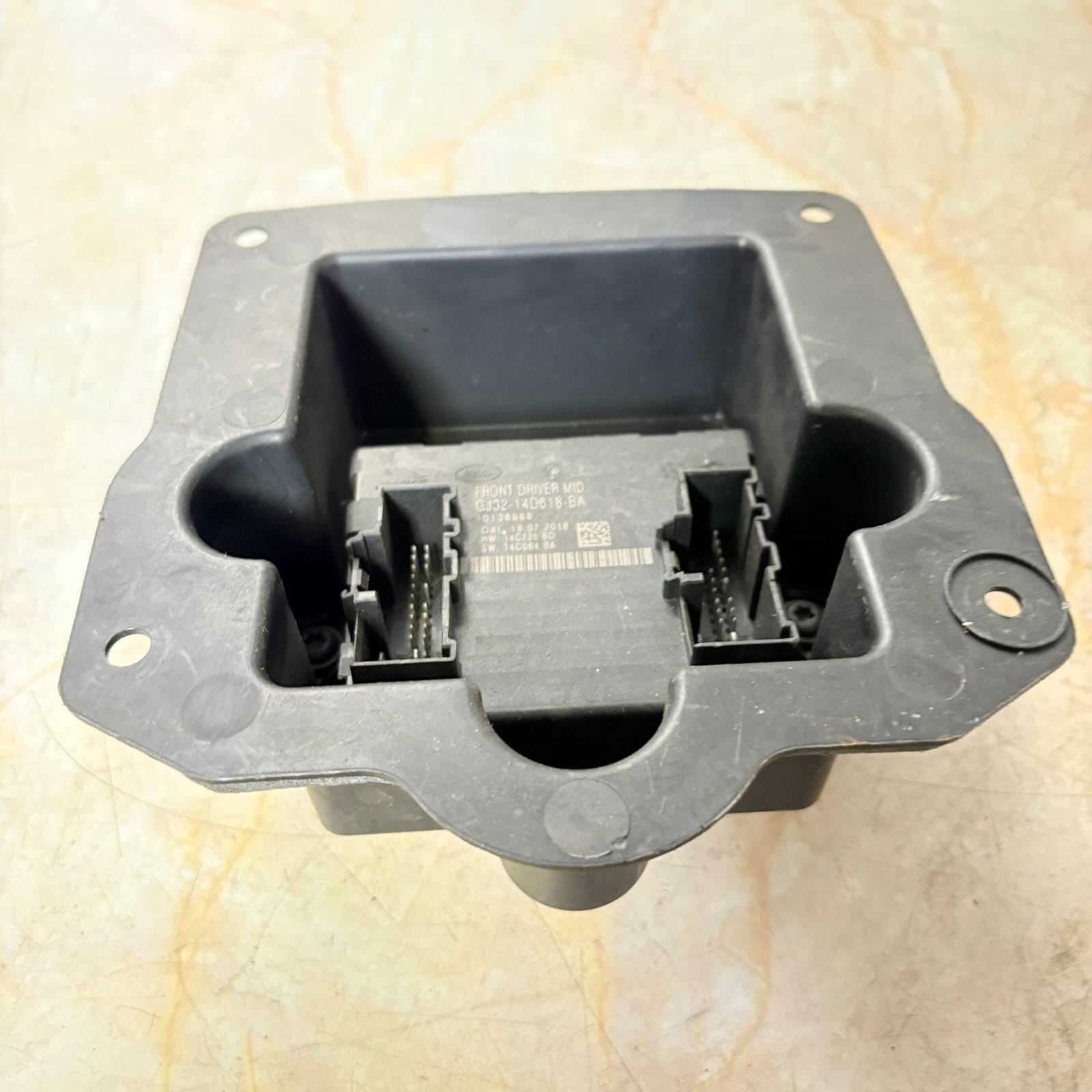 ⭐️2017 JAGUAR XE DRIVER FRONT DOOR CONTROL MODULE GJ32-14D618-BA OSF