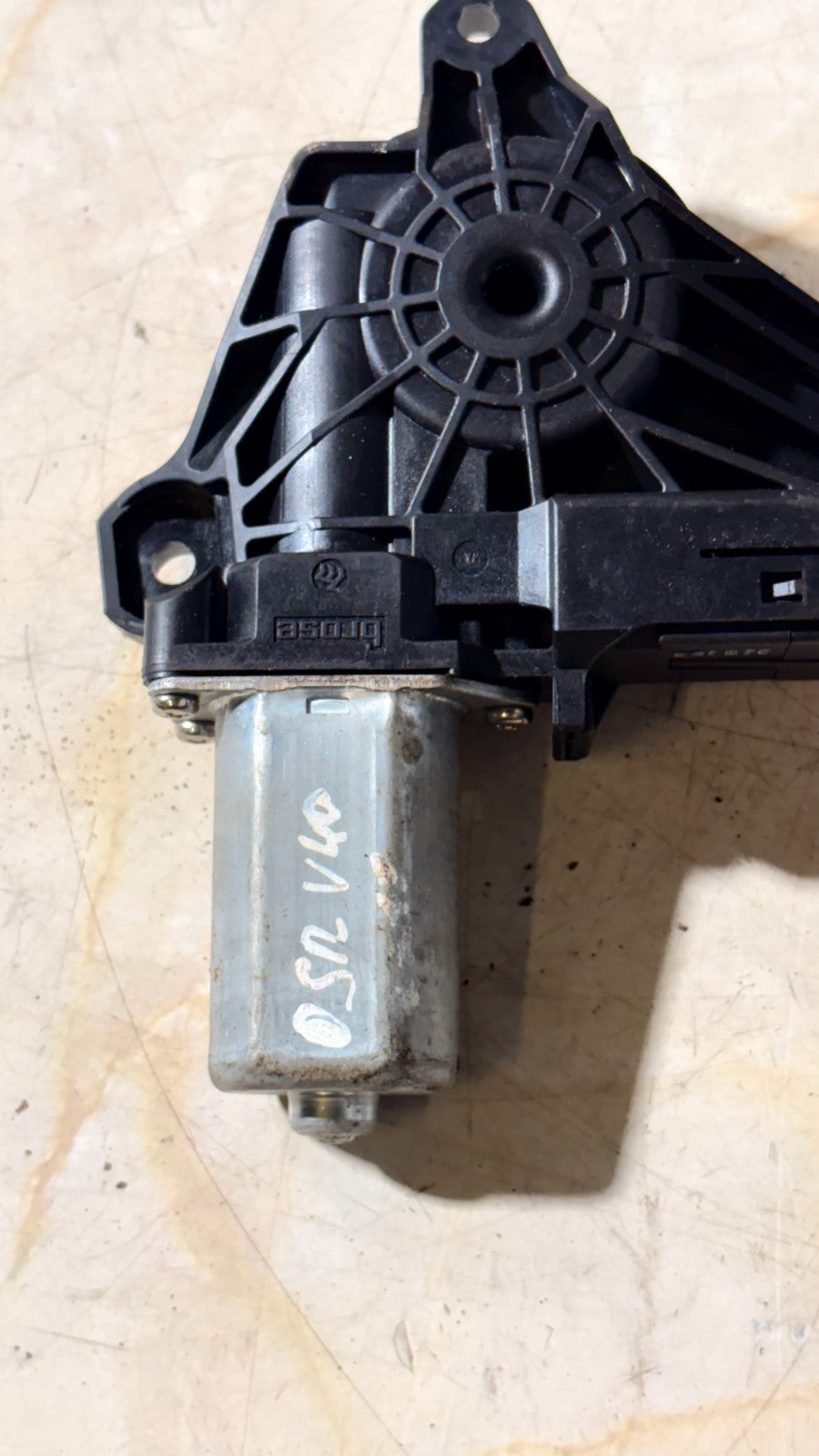 VOLVO V40 WINDOW REGULATOR MOTOR REAR RIGHT DRIVER SIDE 2017 A2469063200