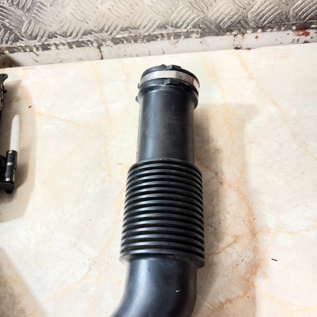 JAGUAR XE 2.0 2015-2021 TURBO DIESEL AIR FLOW INTAKE PIPE GX73-9C623-CA