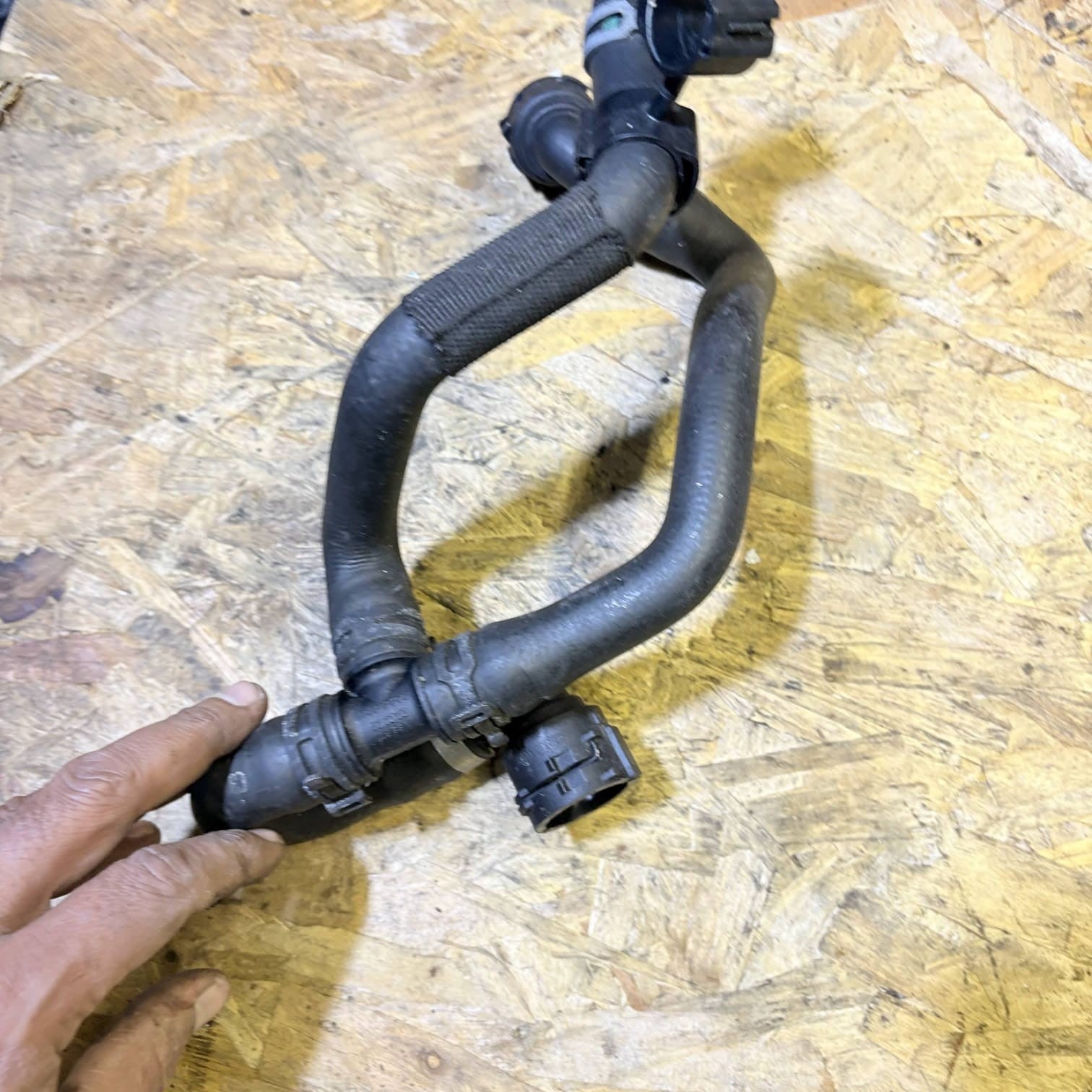 Audi A4 2.0 TDI CJCD-Heater Matrix Coolant Pipes-8K0819334AB