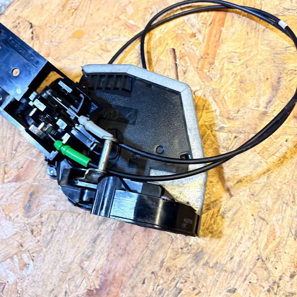 TOYOTA PRIUS MK2 05-09 REAR LEFT PASSENGERS DOOR LOCK MECHANISM 69274-47020