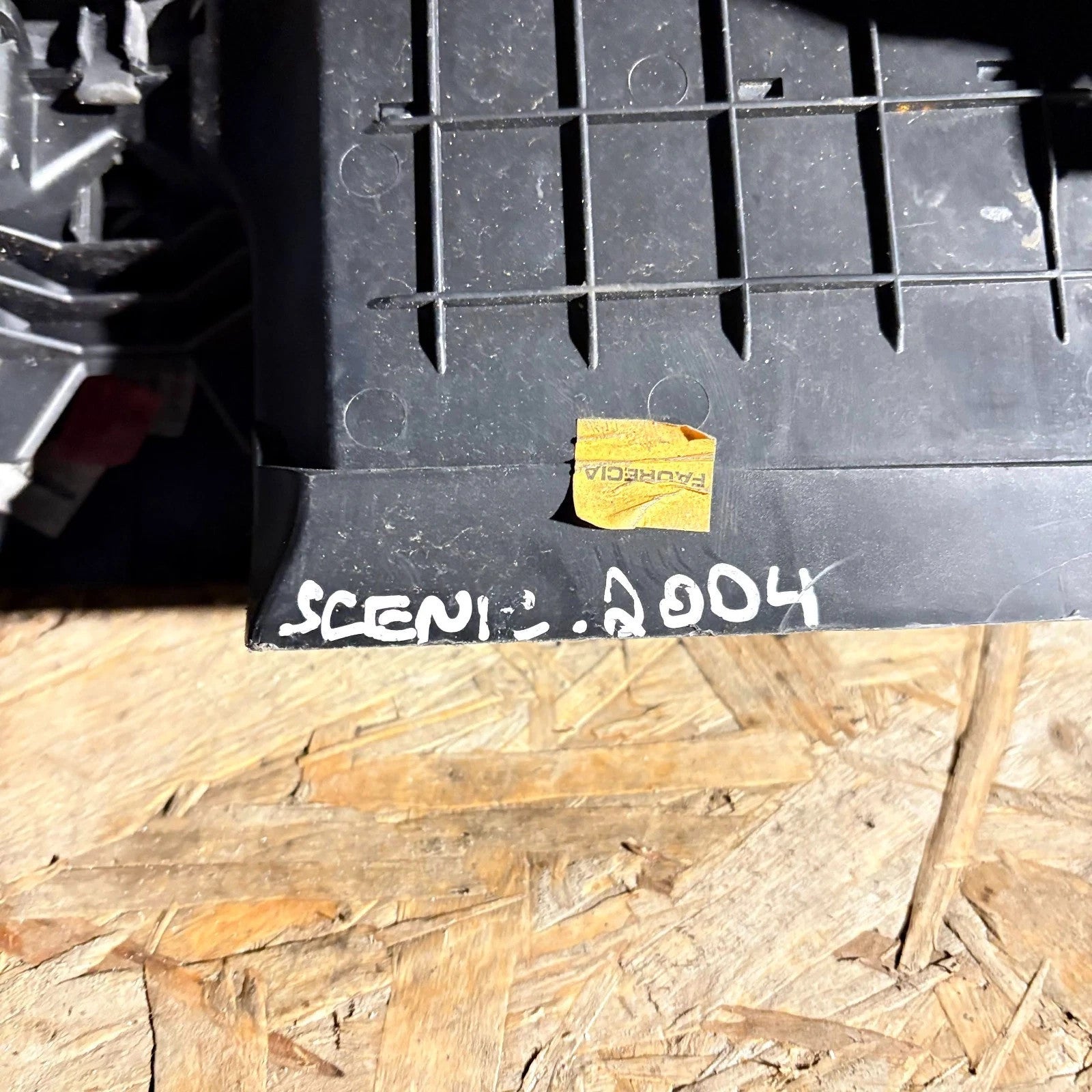 Renault Scenic Mk2 2003?2009 Centre Dash Radio Stereo Fascia Surround Panel