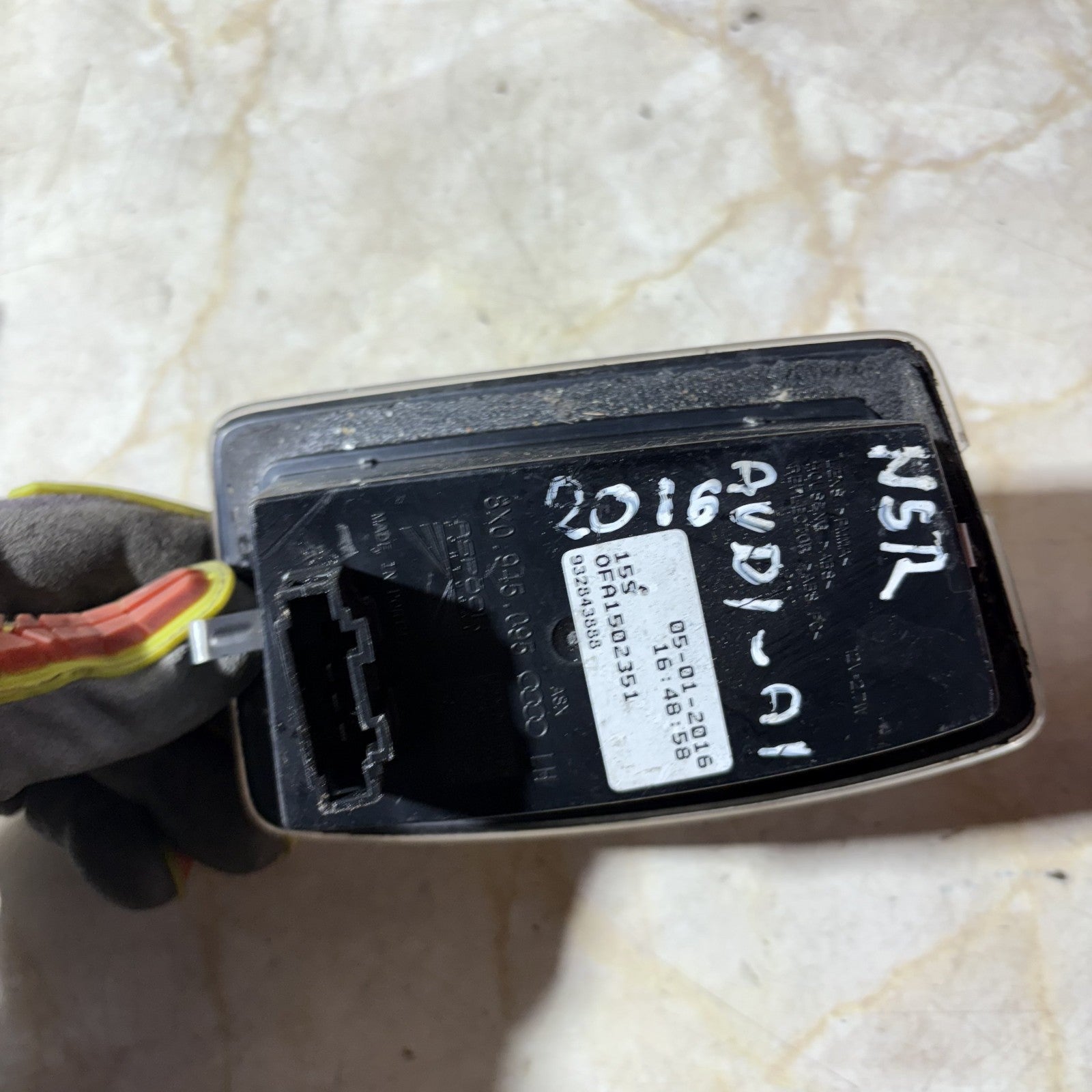AUDI A1 2016 INTERIOR LIGHT REAR LEFT PASSENGER SIDE 8X0945095