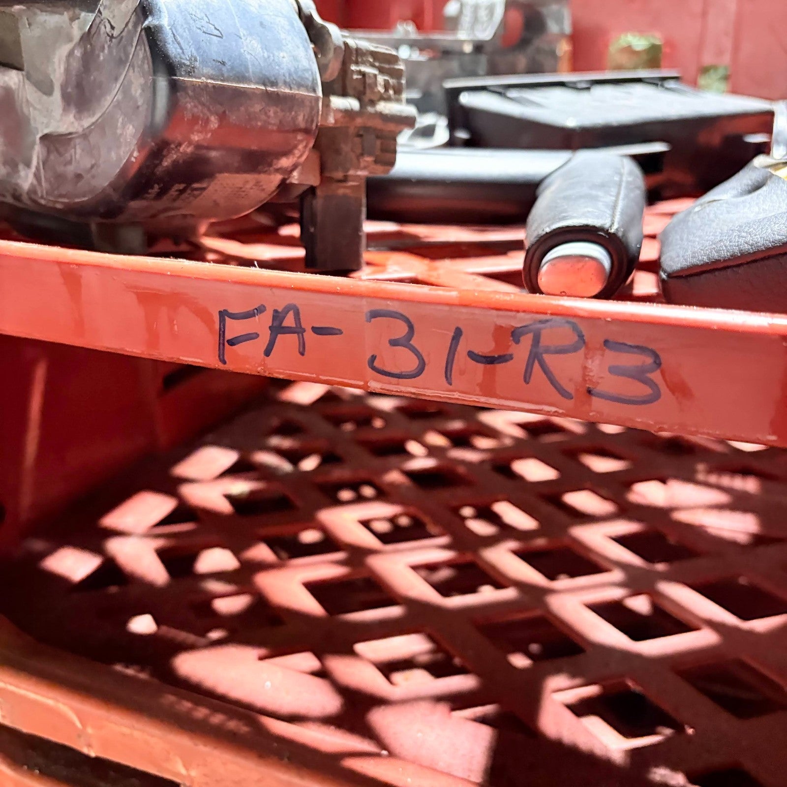 RANGE ROVER 2011 FUEL FLAP GREY BJ32-27936-A/B