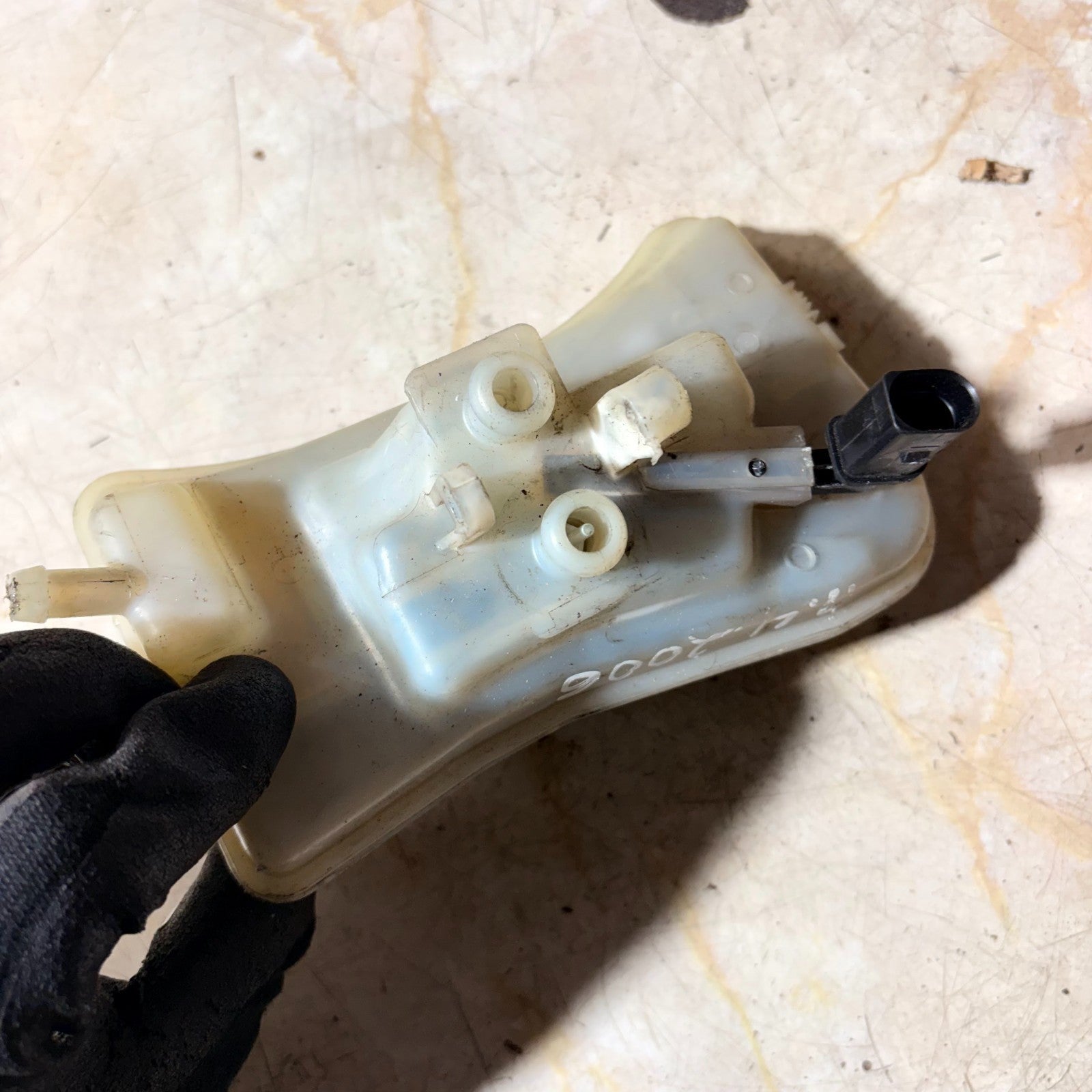 Audi A4 B6 B7 Brake Master Cylinder Fluid Reservoir 2.0 TDI 1.8T 01-08 8E0611301