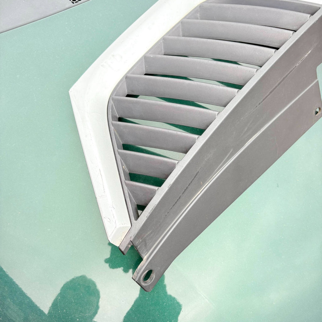 Mitsubishi Outlander MK2 2007-2010 Front Radiator Grille 7450A037ZZ CW0W