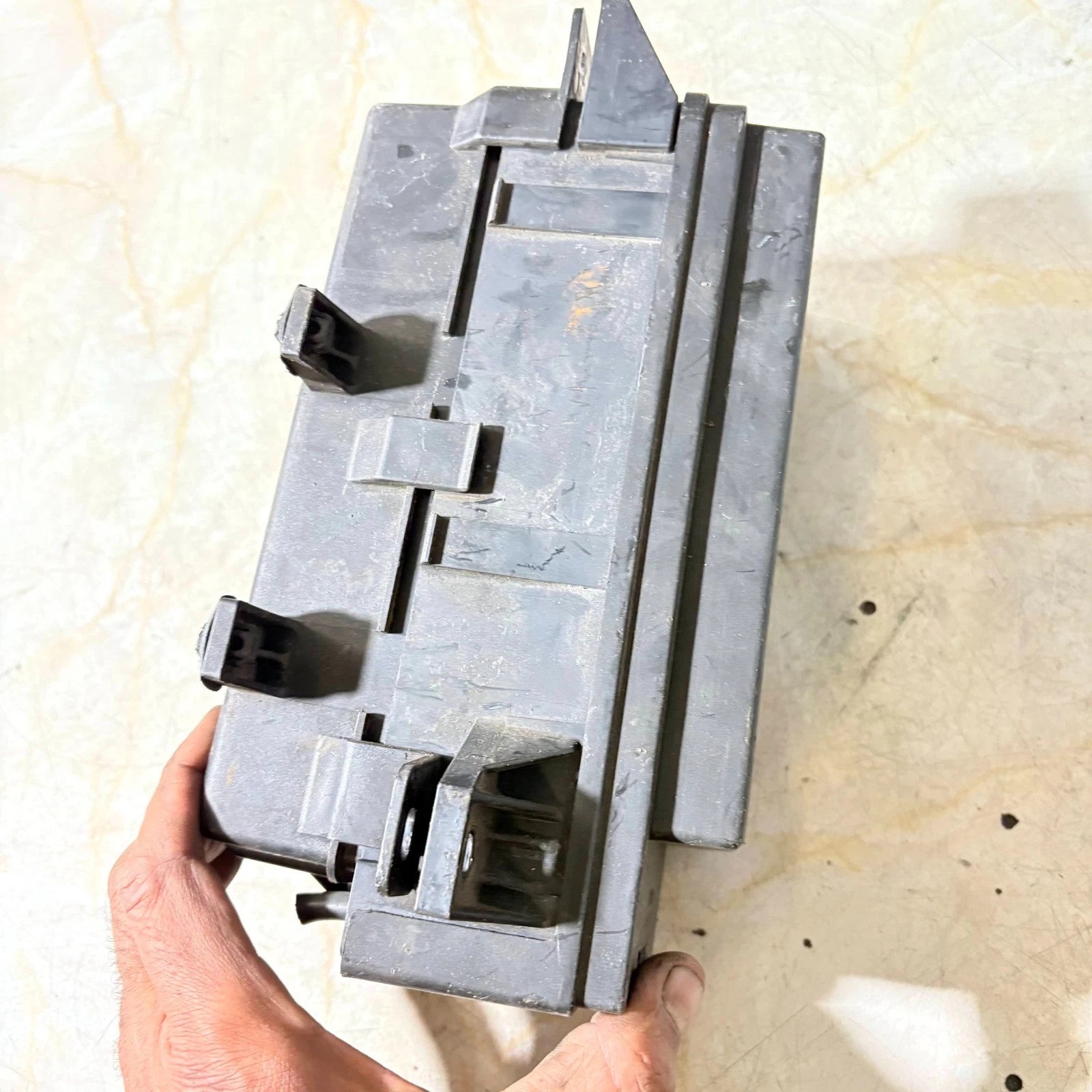 Kia Sorento 2.5 CRDi 2002-2009 Engine Bay Fuse & Relay Box 91160-3E070