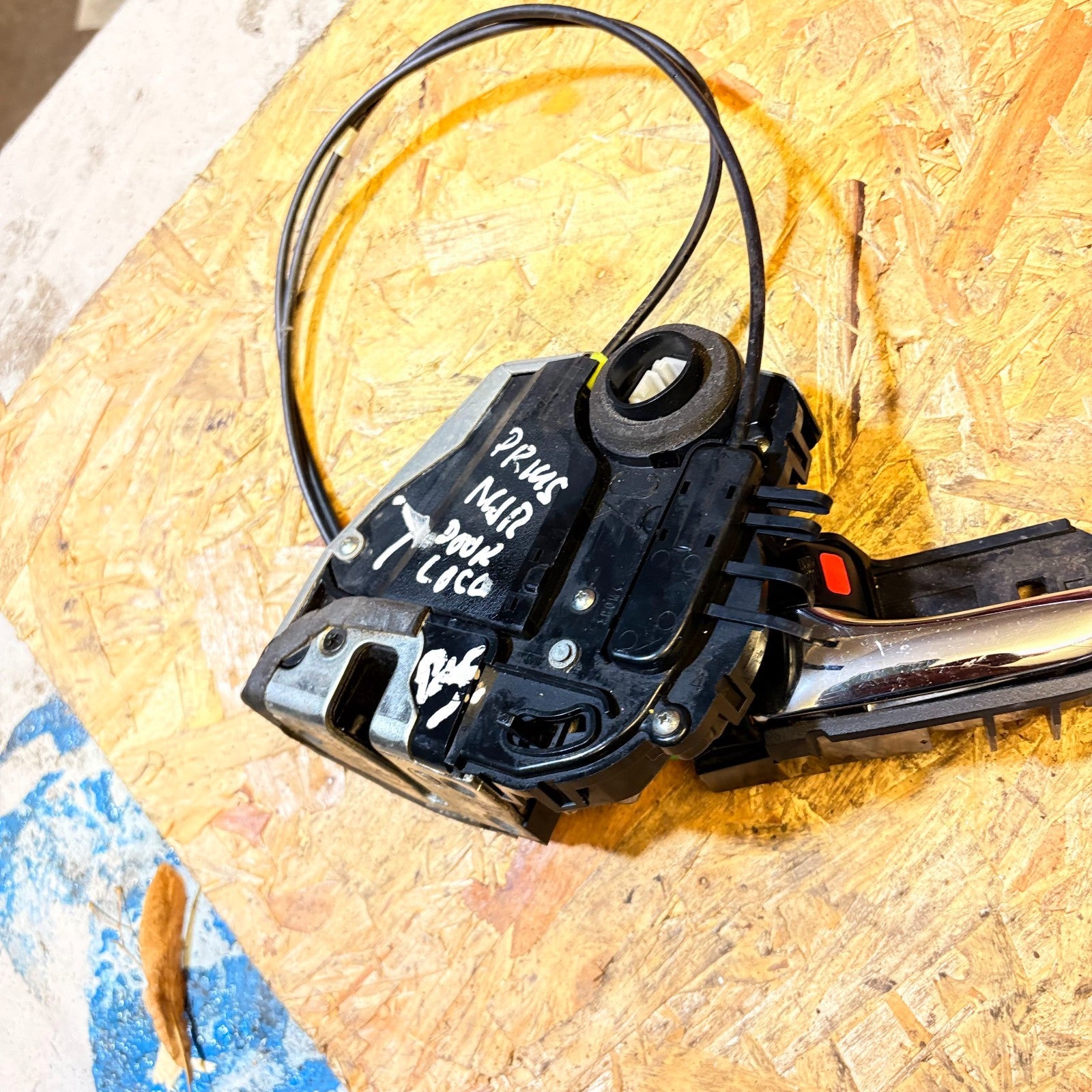 TOYOTA PRIUS MK2 05-09 REAR LEFT PASSENGERS DOOR LOCK MECHANISM 69274-47020