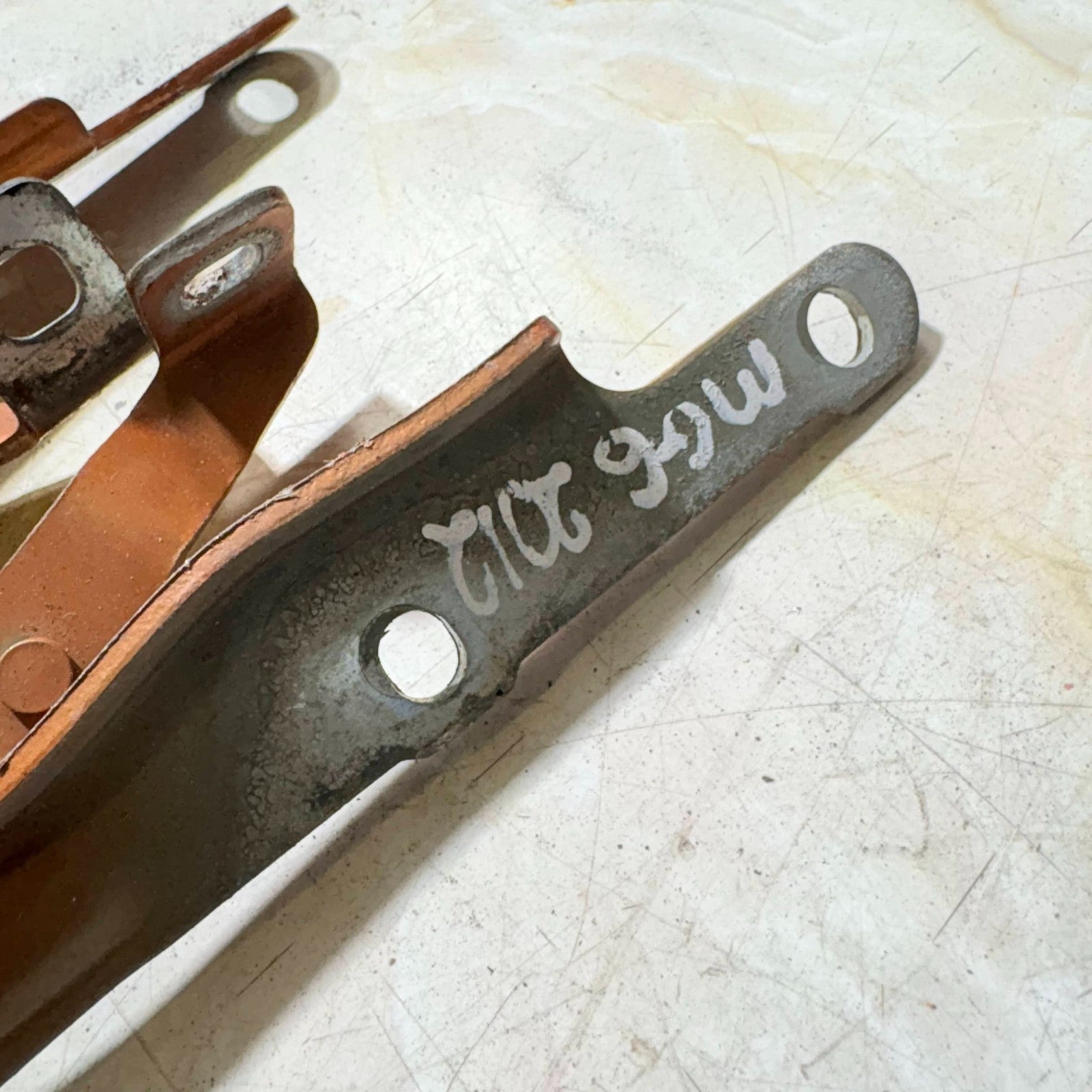 2012 MG MG6 BONNET HINGES BOTH SIDES IN ORANGE