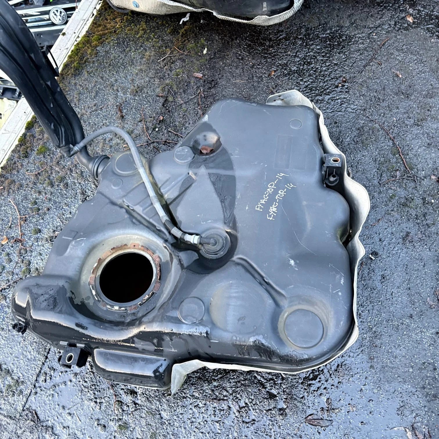 SKODA YETI FUEL TANK PETROL 1K0201085 QR