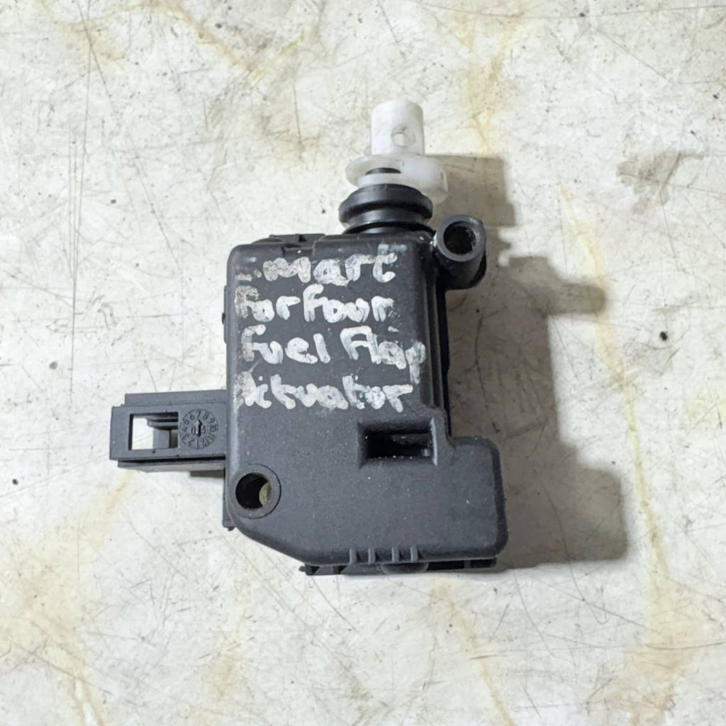 Smart Forfour W454 Fuel Filler Door Actuator Lock A4548200326
