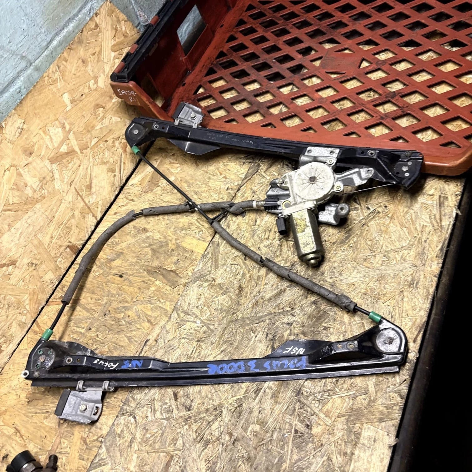 FORD C MAX MK2 PASSENGER FRONT SIDE WINDOW REGULATOR 2PIN