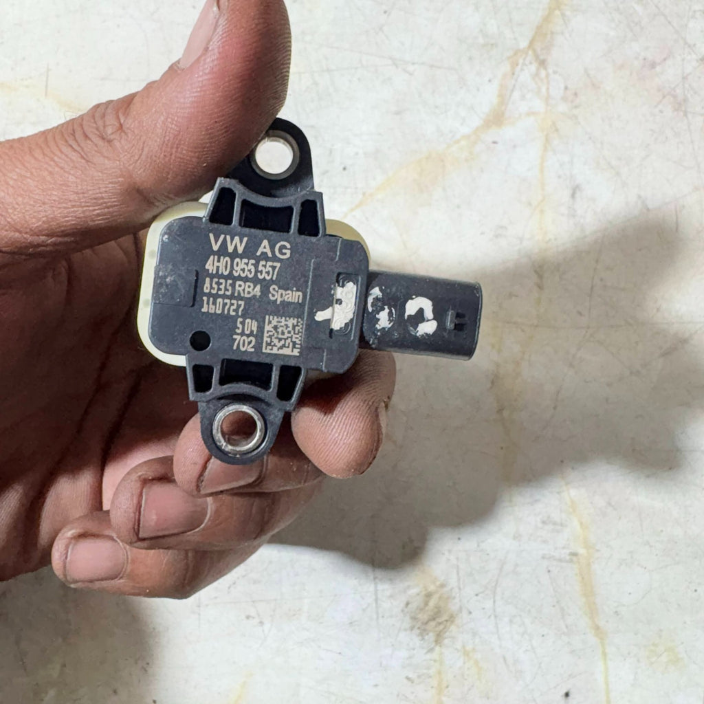 VW Polo Airbag Side Impact Crash Sensor Relay 4H0955557
