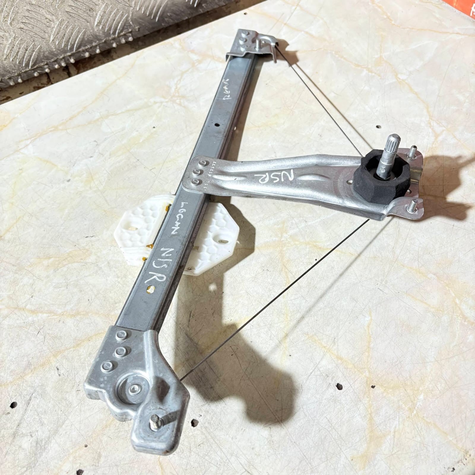 Renault logan Passenger rear Window Regulator Manual 827217198R R