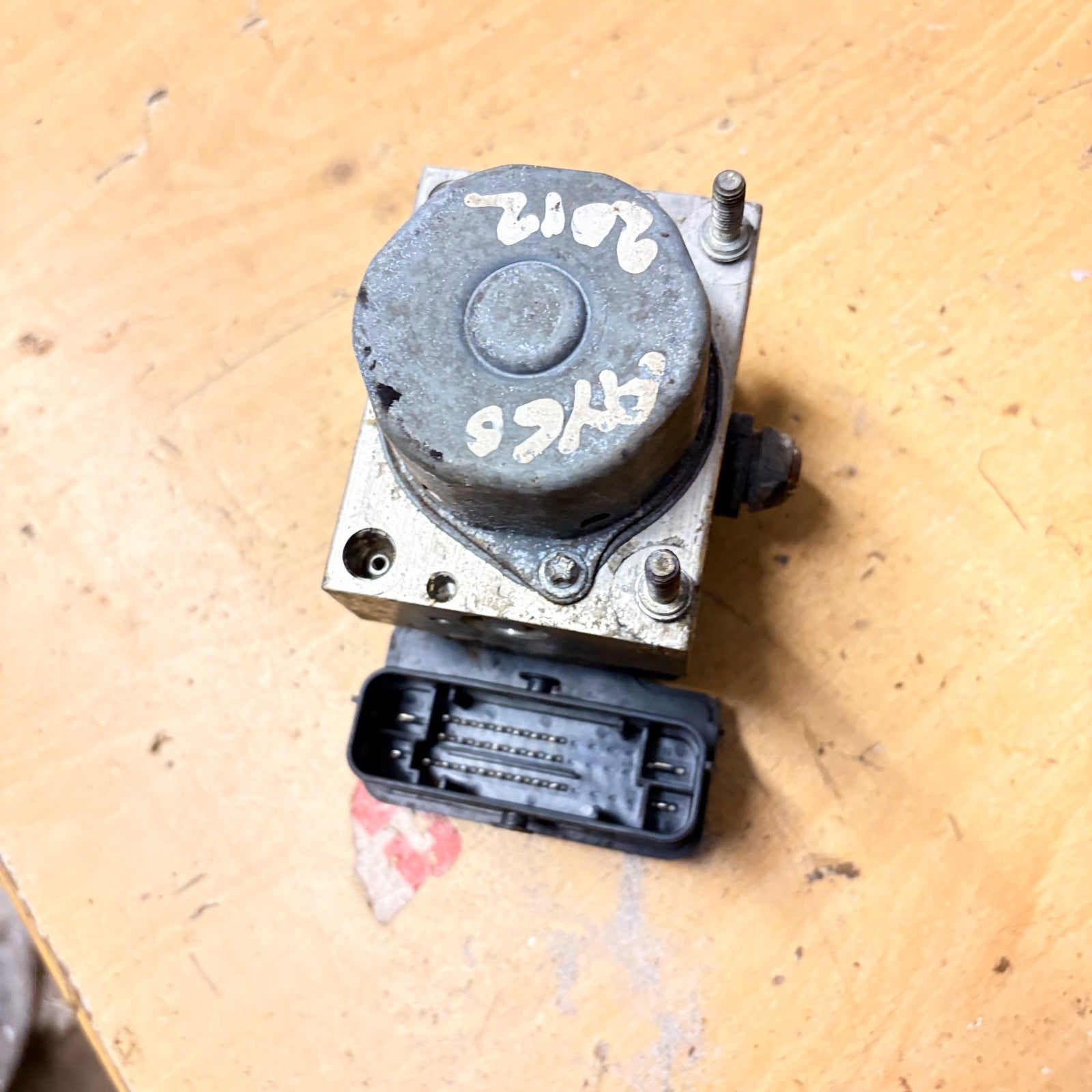 TOYOTA AYGO 2005-2014 ABS PUMP CONTROL MODULE 0265260019