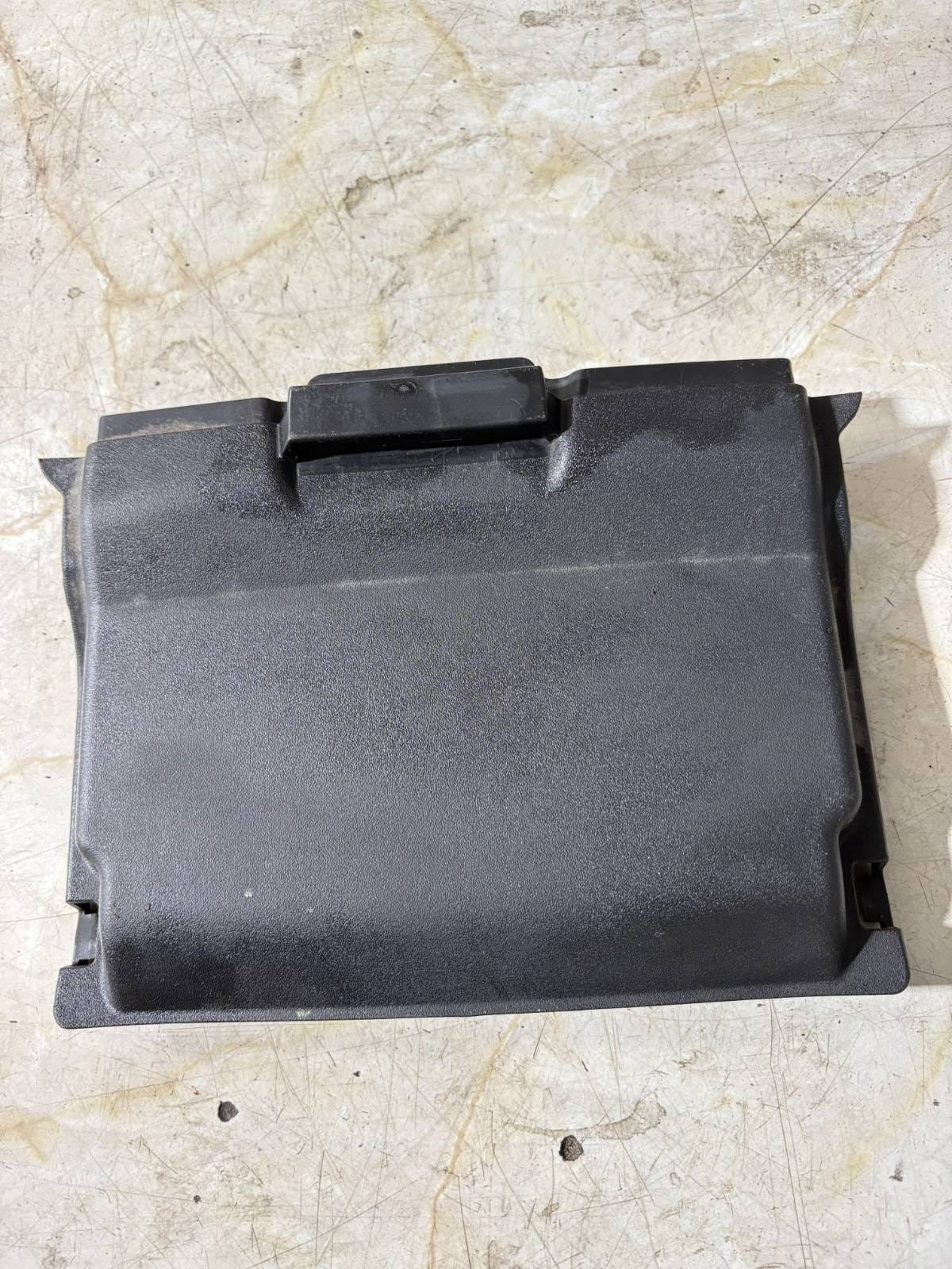 FORD BATTERY TRAY TRIM COVER LID AM51-10A659-BC
