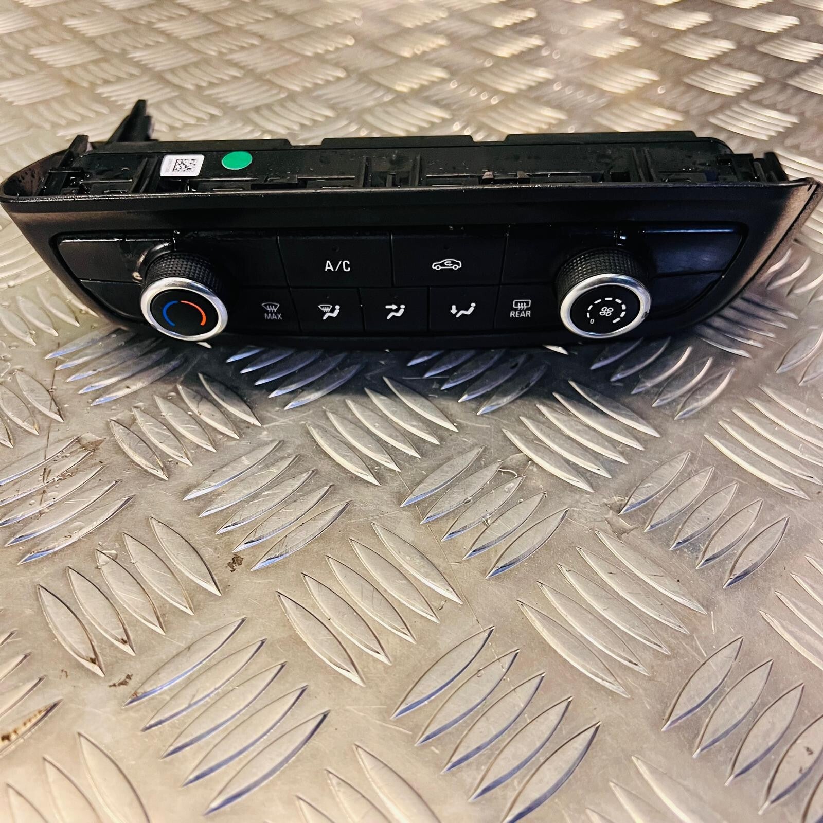 Vauxhall Crossland X Climate Control Unit 98226305 20/11/24 D3E3
