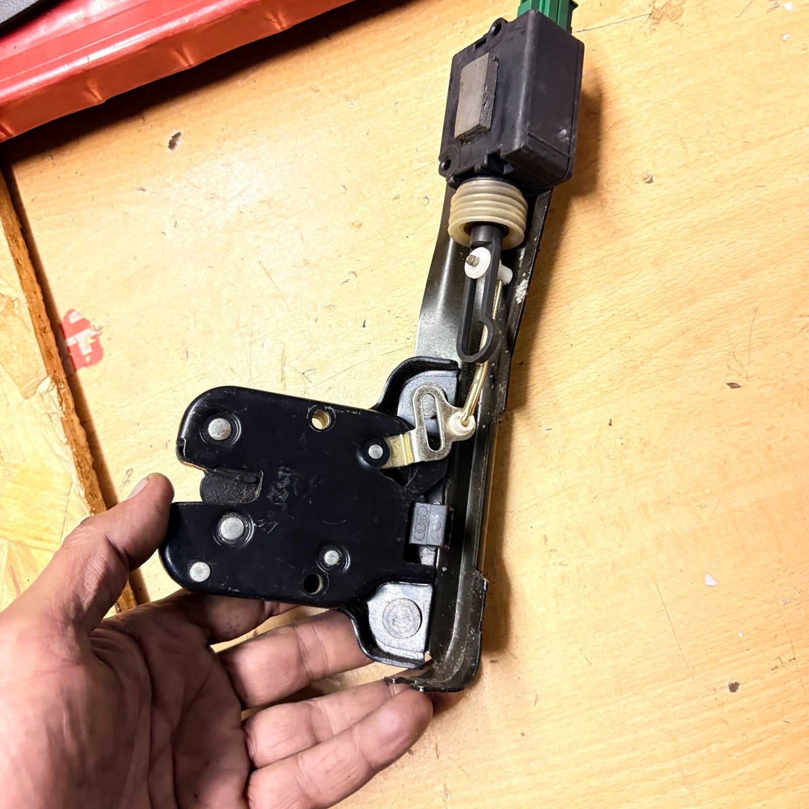 Audi TT Trunk Lid Lock Tailgate Boot Latch Catch Mechanism Rear 2000