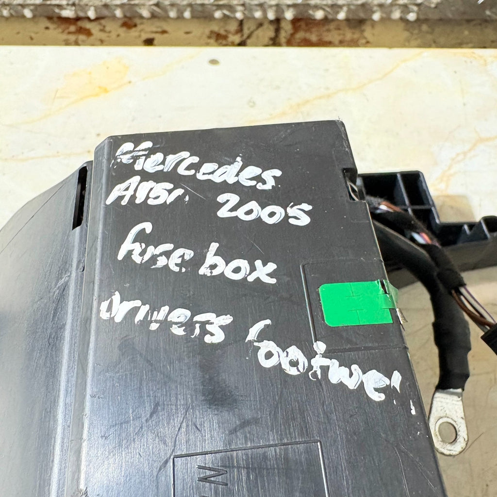 Mercedes A-Class W169 B-Class W245 Fuse Box Relay Unit A1695450540 04-12 05-11