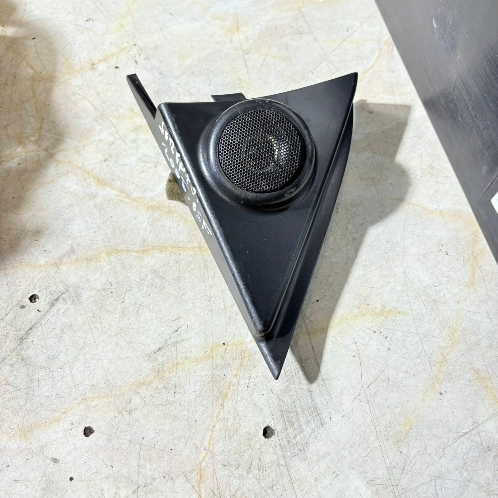 Kia Sorento JC Speaker Bezel Tweeter Driver Front 96350-3E500 (00) 2005 OSF