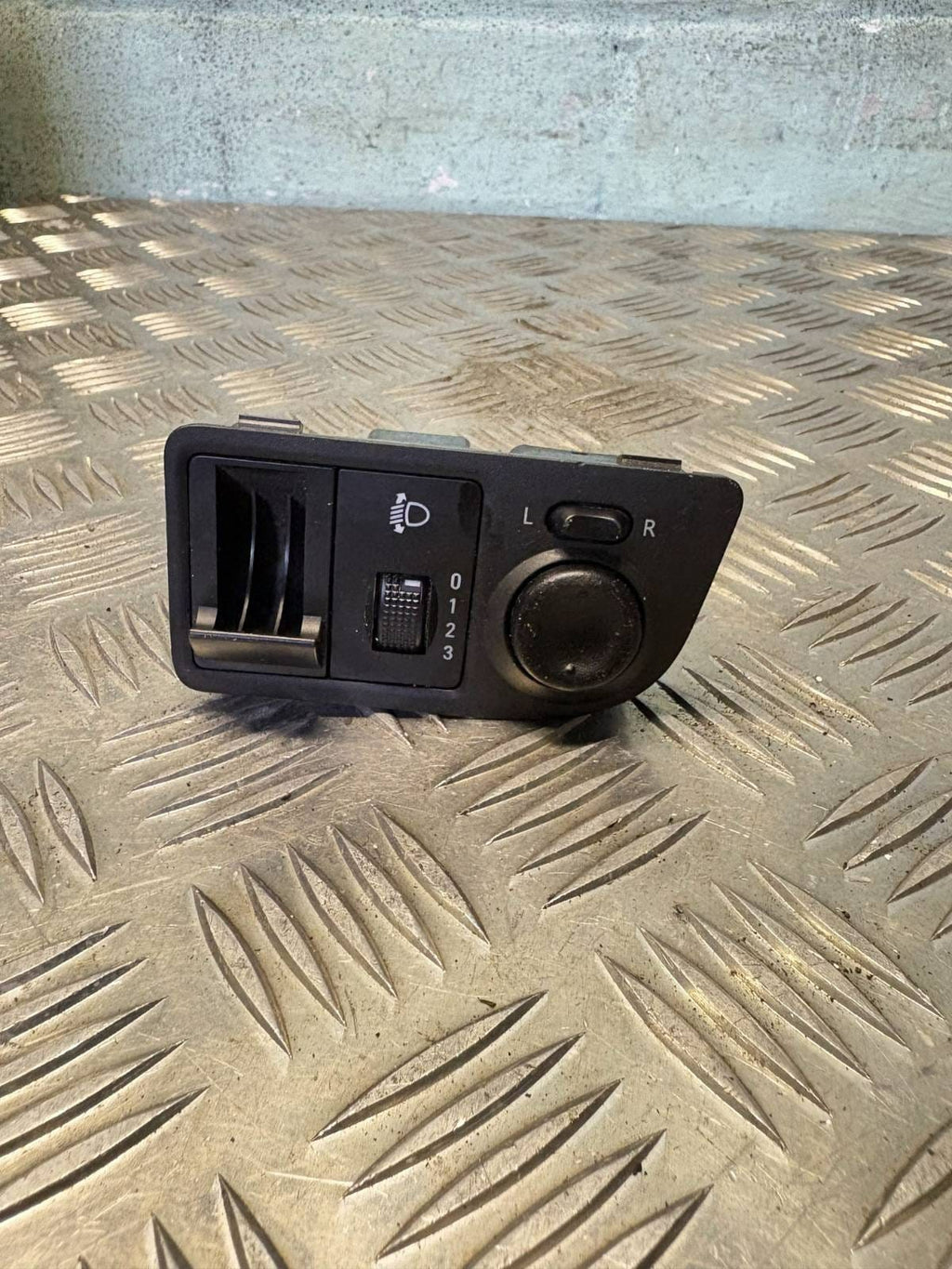 CONTROL GROUP HEIGHT ADJUSTMENT HEADLIGHTS Fiat Bravo Punto-2013