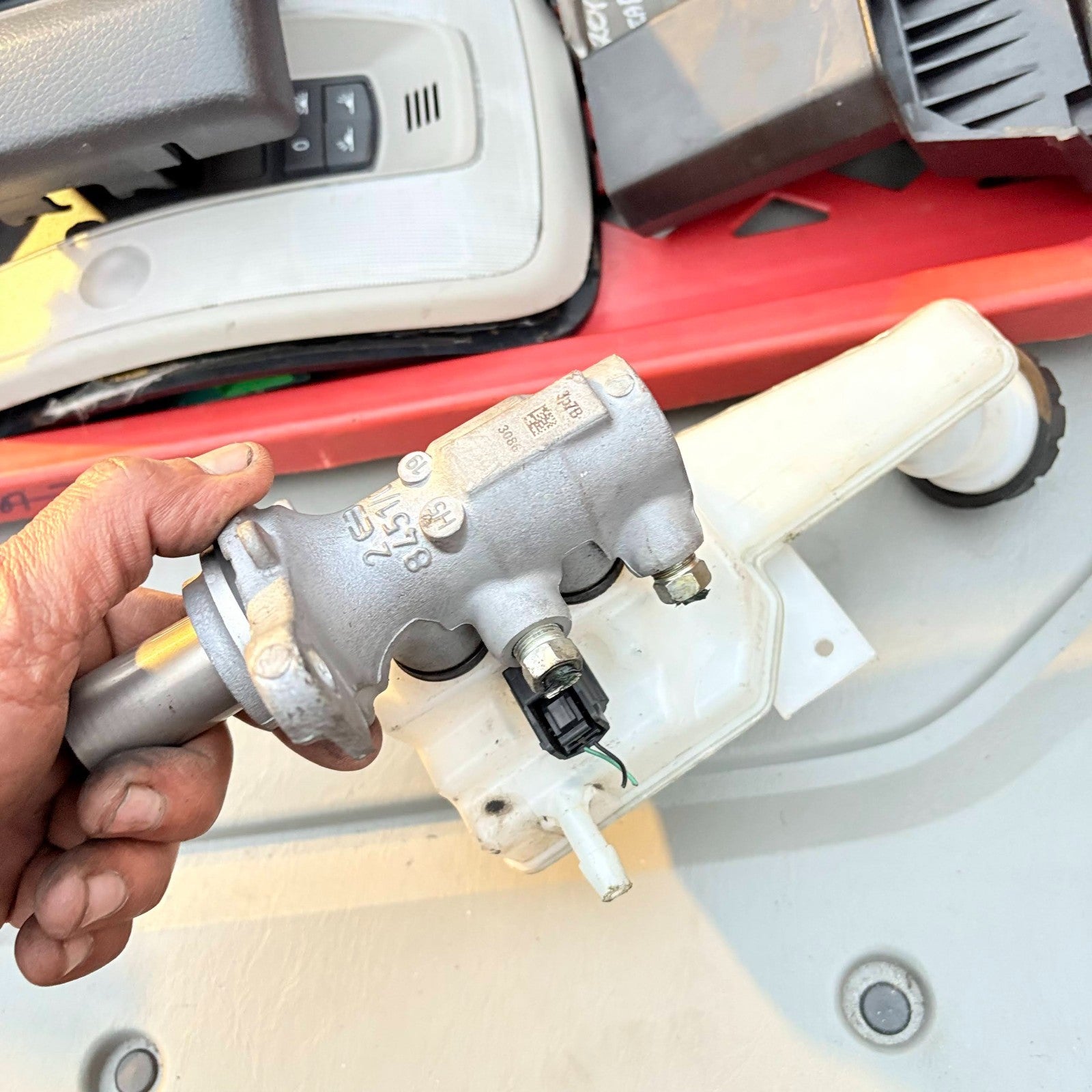 Nissan Pulsar 2014-2018 Brake Master Cylinder & Tank