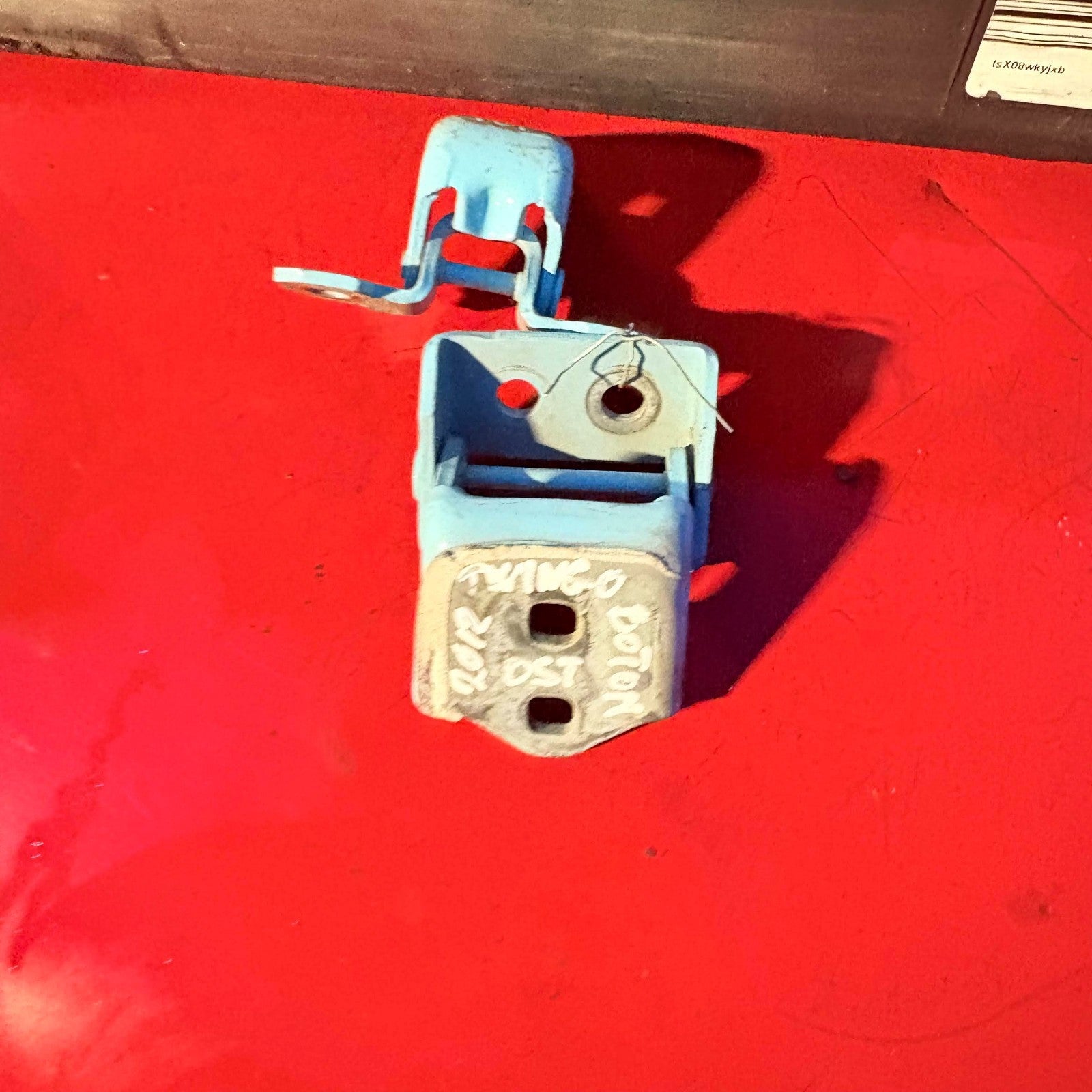 RENAULT TWINGO 20072014 DOOR HINGES TOP DRIVER SIDE PAIR