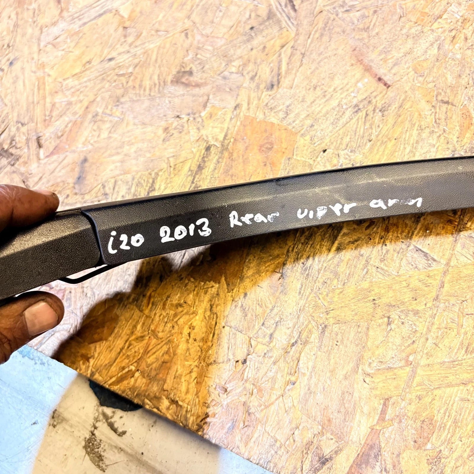 HYUNDAI i20 2008-2014 REAR WIPER ARM