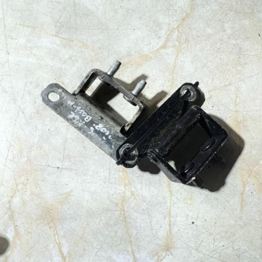 Kia Carens Left Rear Passenger Side Hood Hinges