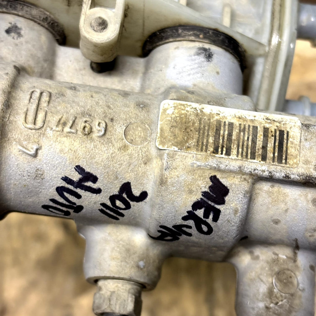 Vauxhall Opel Meriva 2011 Brake Master Cylinder UK552566-33 Stock 6977