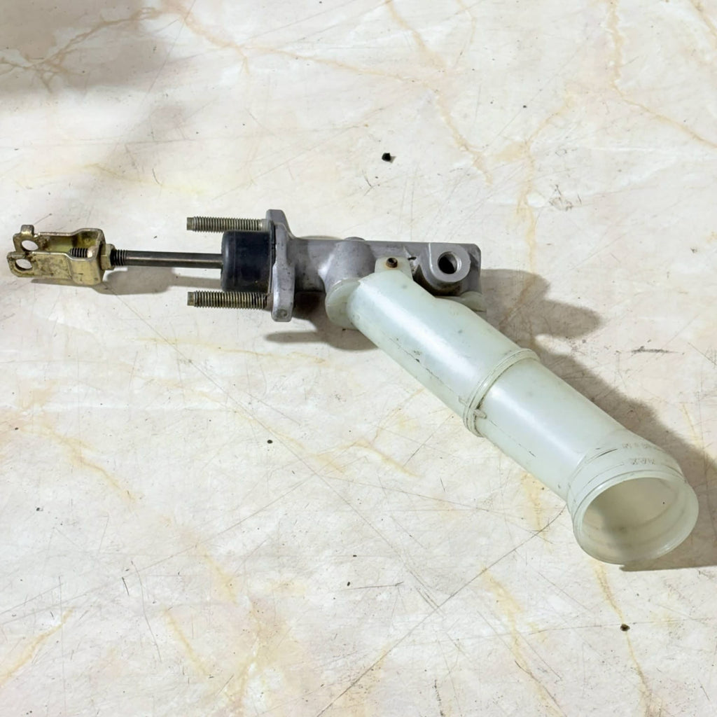 TOYOTA COROLLA VERSO PETROL 1.4 5DR CLUTCH MASTER CYLINDER 31454-16010