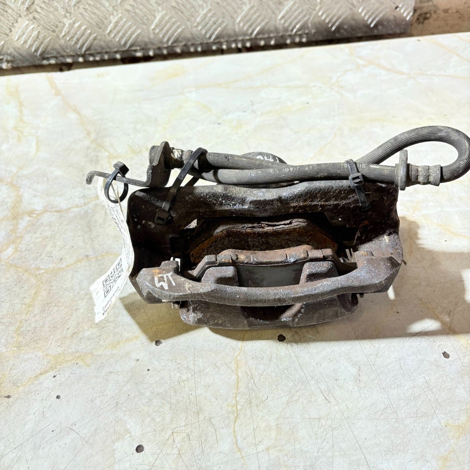 2010 AUDI A4 B8 A5 FRONT LEFT PASSENGER SIDE BRAKE CALIPER