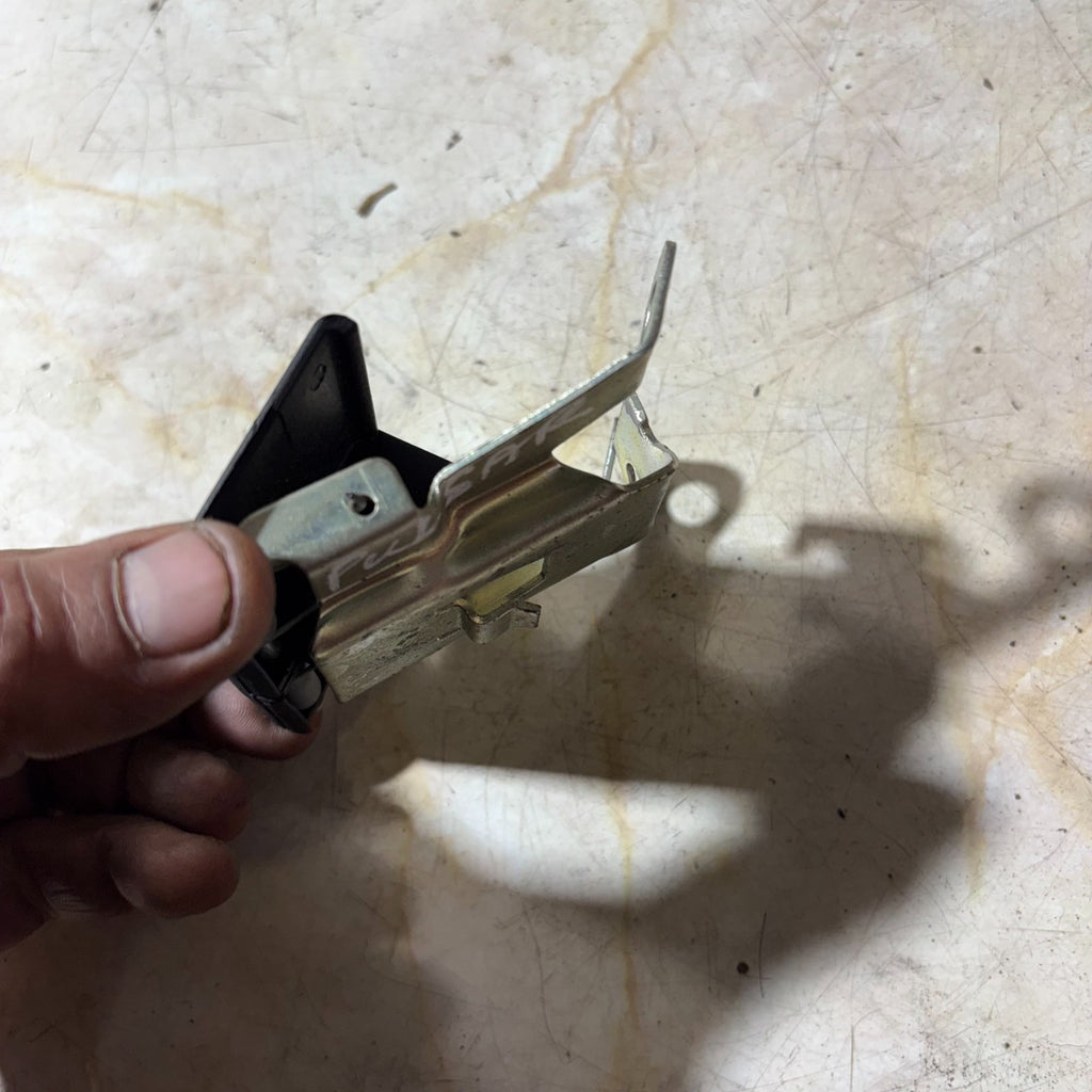 NISSAN PULSAR MK3 BONNET RELEASE FUEL FLAP DOOR CONTROL SWITCH 2015