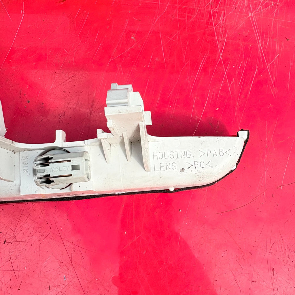 mazda 3 rear centre brake light 2005