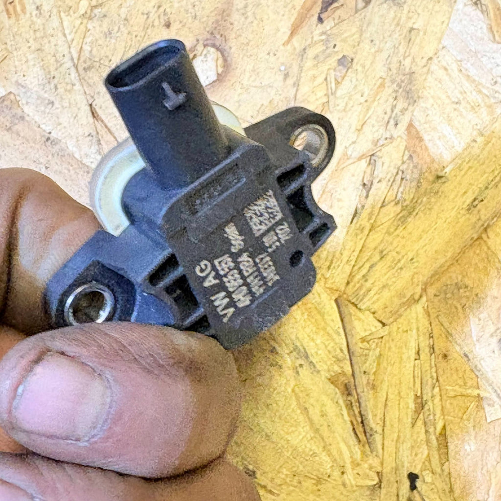 Skoda Fabia Driver Side Right Airbag Impact Crash Sensor 4H0955557 2015-2021