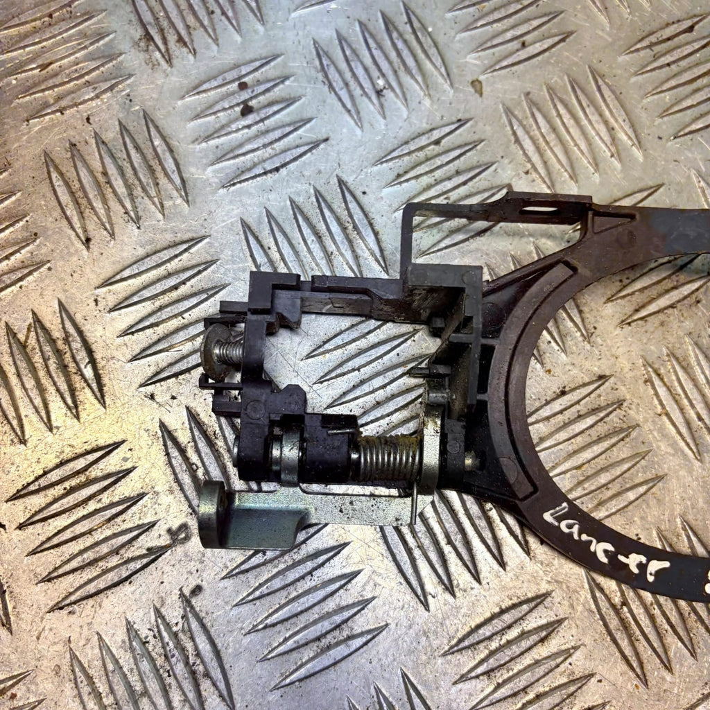 Mitsubishi Outlander NSRExternalDoorHandleSupportBracketAssembly 2011-2257828233