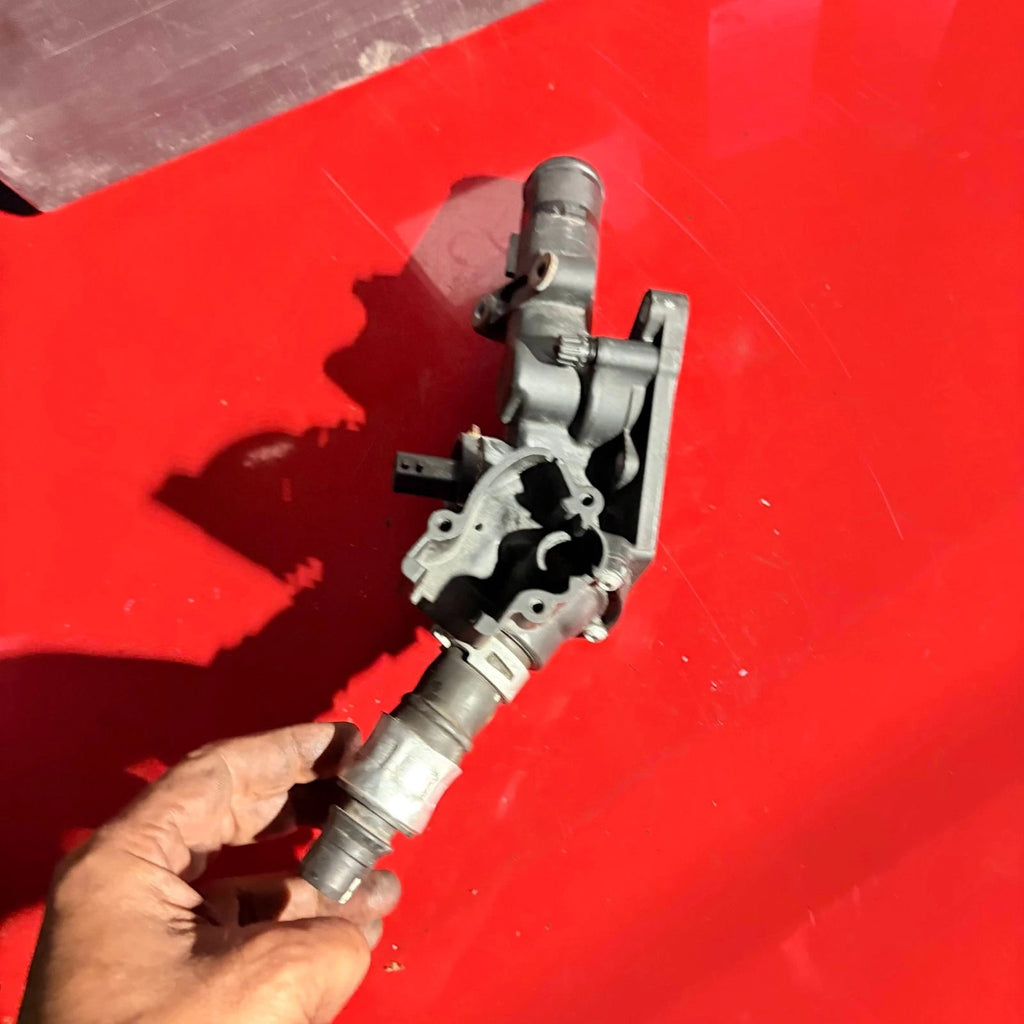 Nissan Juke 2014 thermostat housing 110609813R