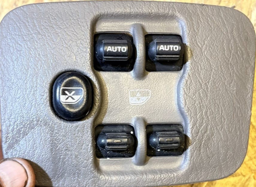 2003 Jeep Cherokee KJ/Liberty Centre Console Power Window Switch 56010090AD