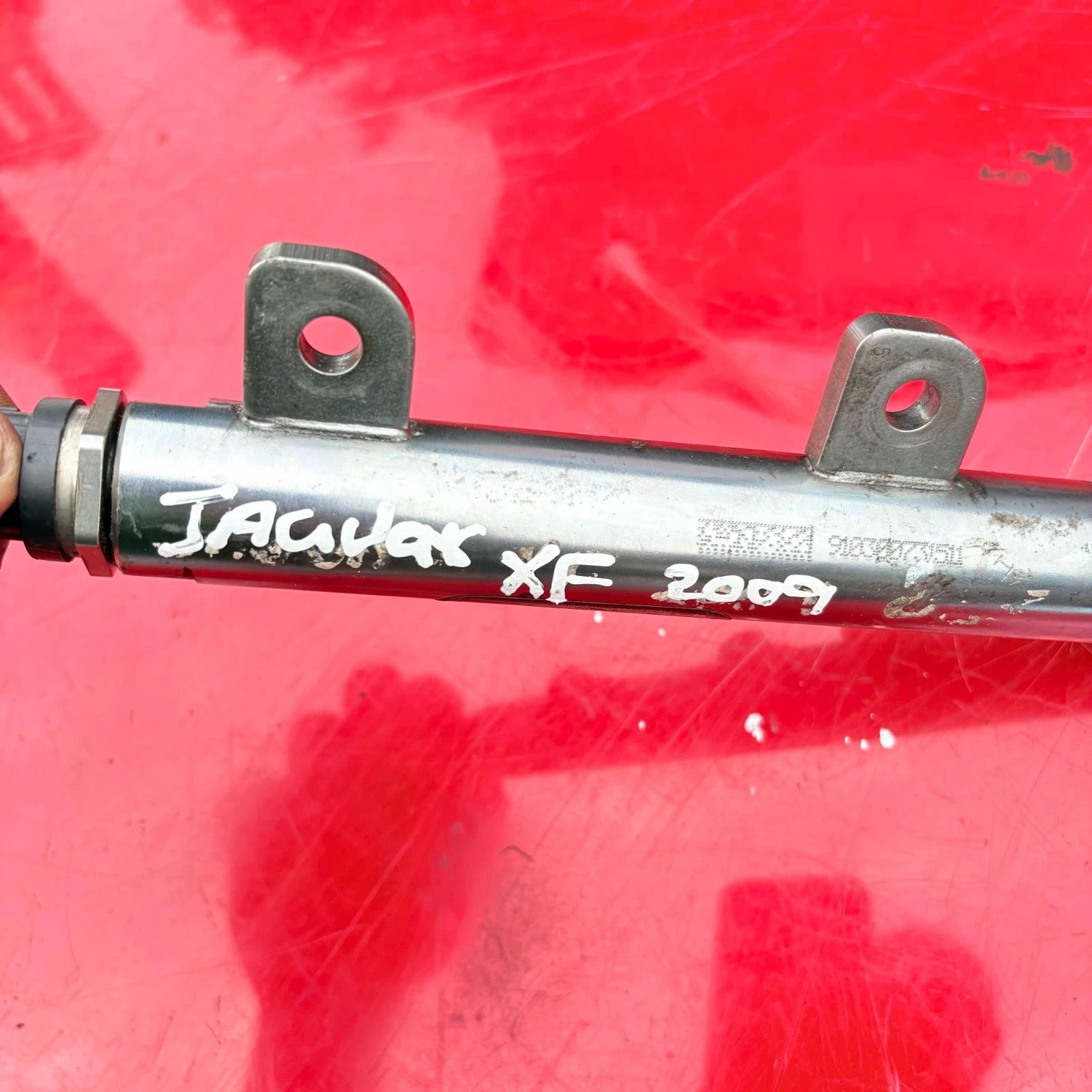 Jaguar XF X250 3.0D Fuel Injection Rail Bosch 0445216030 9X2Q-9D280-FA 09-15