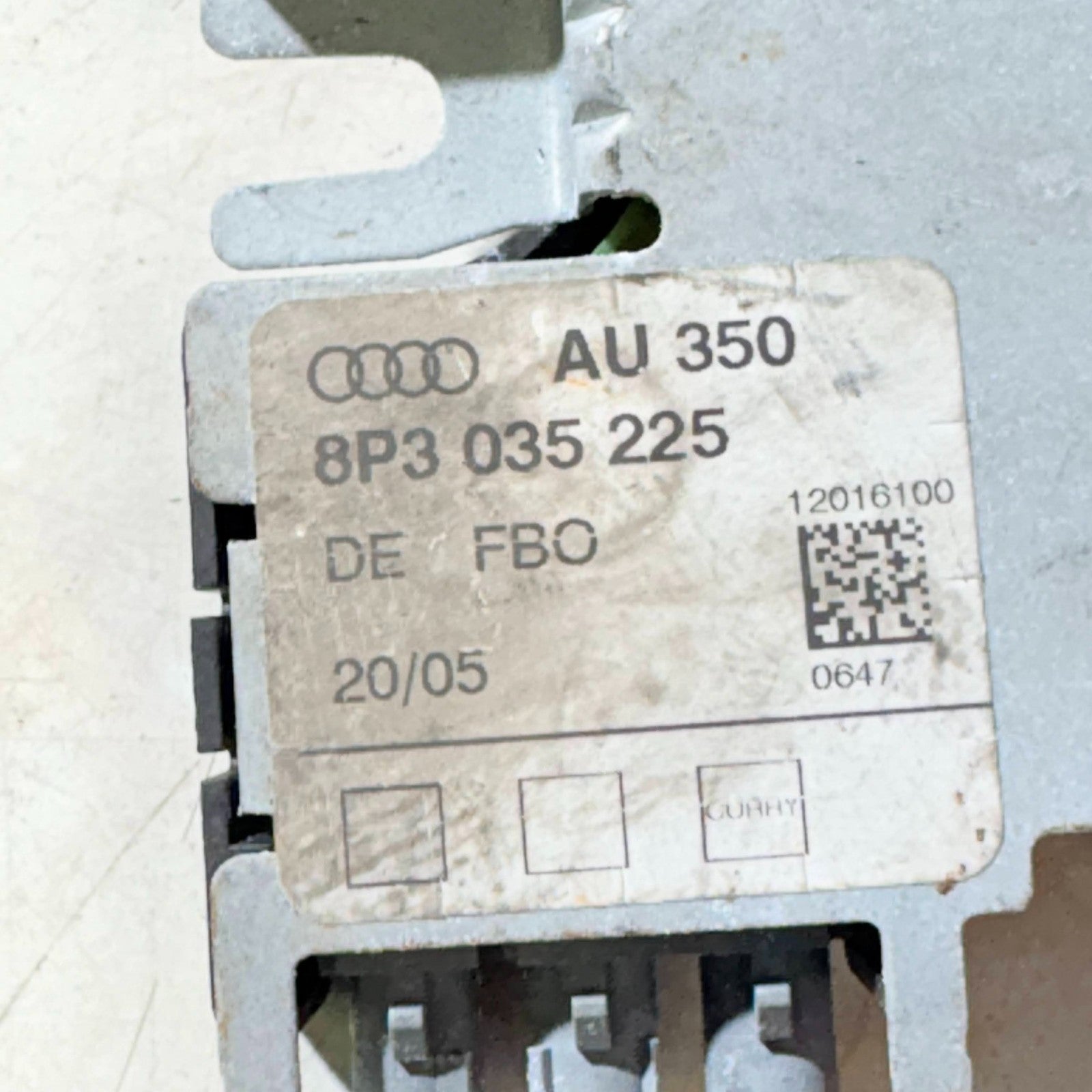 Audi A3 8P 3DR 2004-2007 Radio Aerial Antenna Amplifier Signal Booster 8P3035225