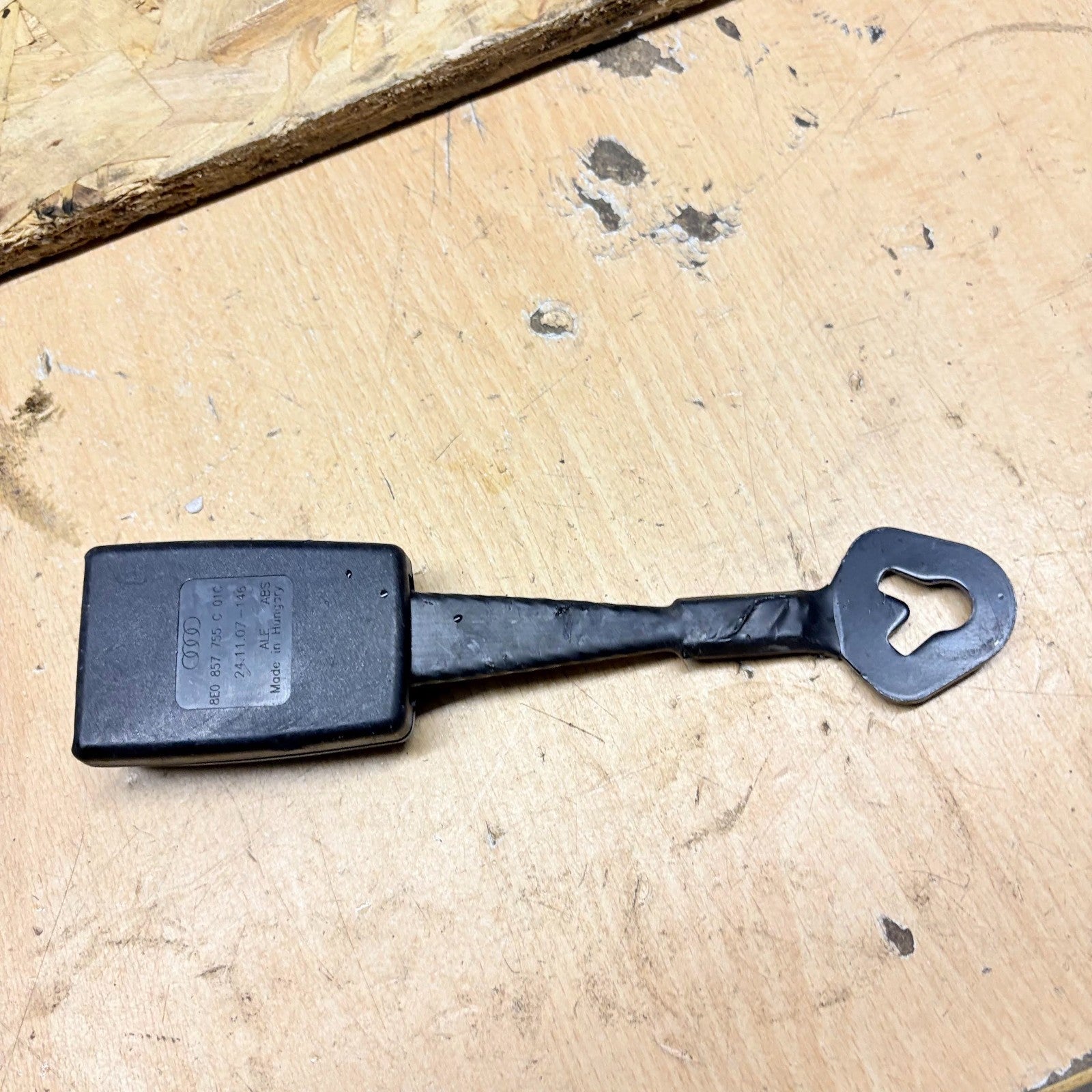 Audi A4 S4 (2001-08) Passenger Front Left Seat Belt Buckle 8E0857755C