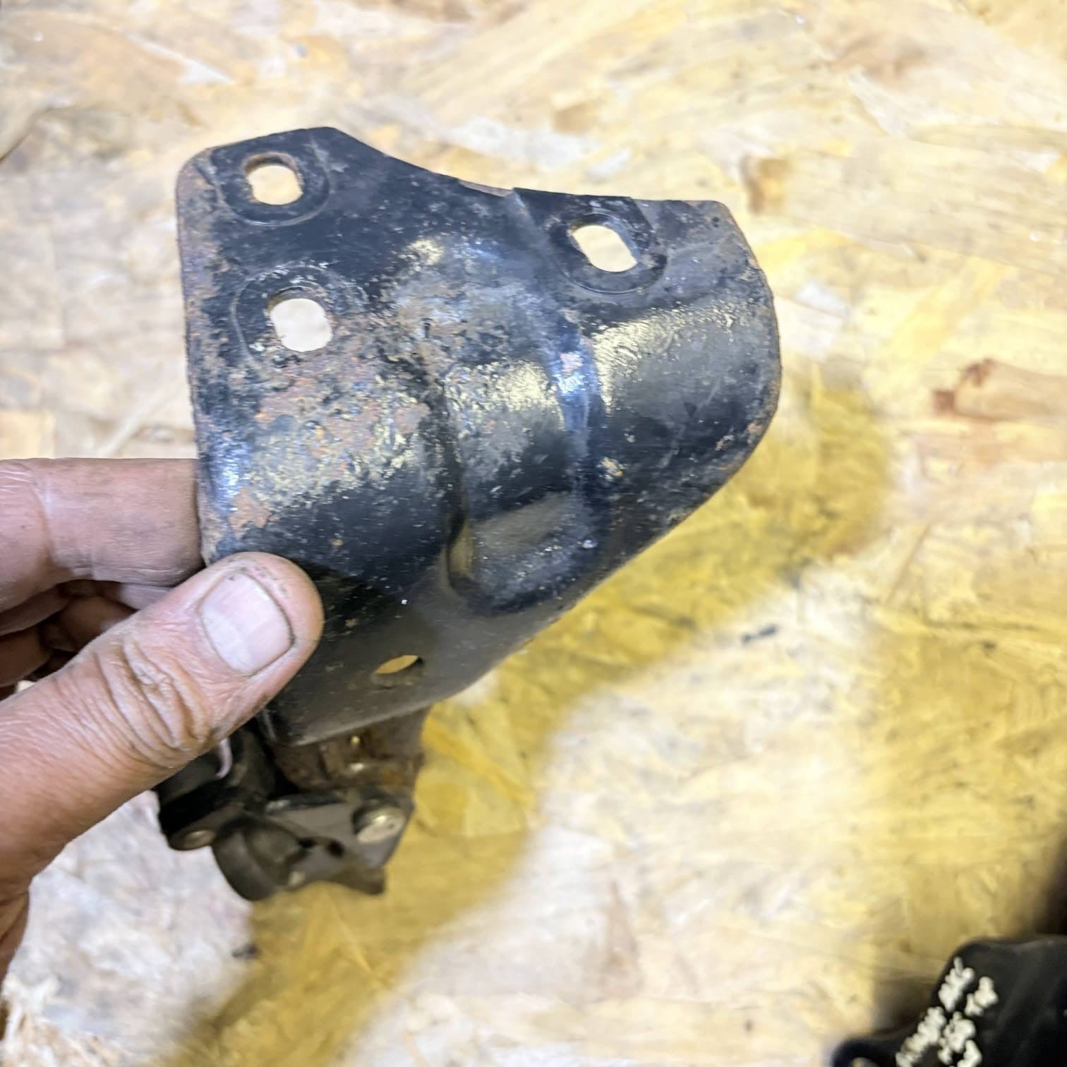 FIAT SCUDO PEUGEOT EXPERT CITROEN DISPATCH BOTTOM ROLLER BRACKET 2005