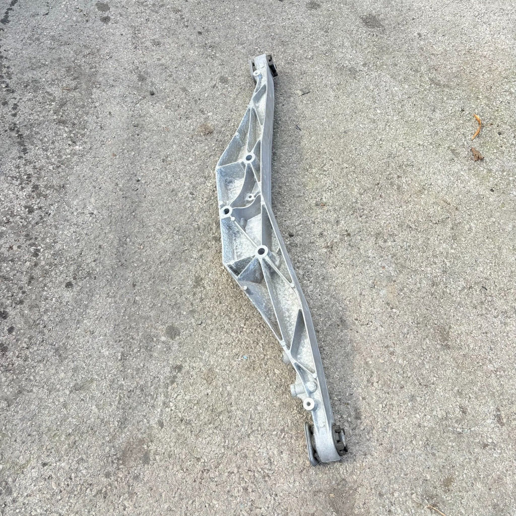 BMW Rear Differential/Diff Mount Bracket 3336 6852896