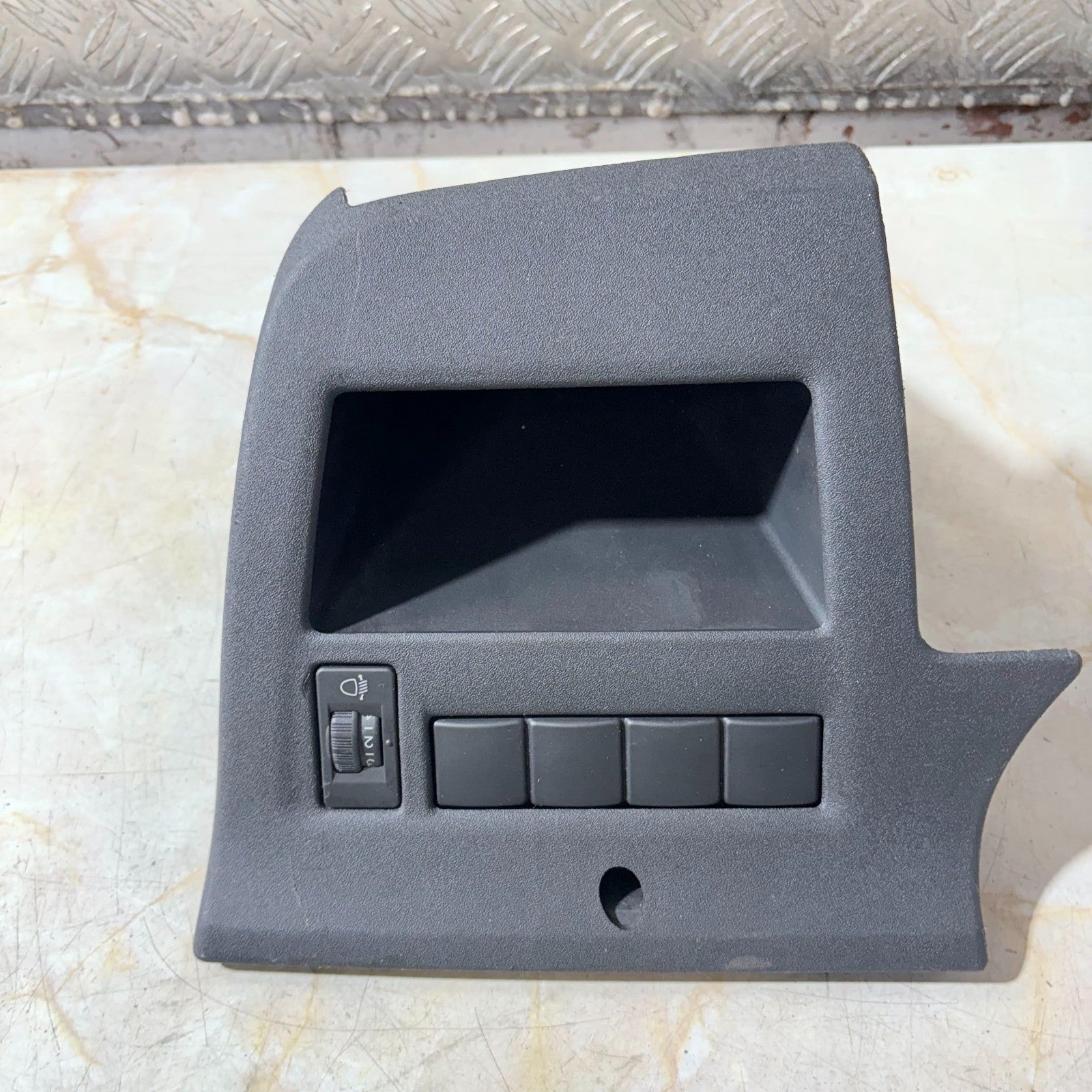 Citroen C4 2004-2010 DASHBOARD SWITCH PANEL TRIM COIN TRAY STORAGE 9653802577